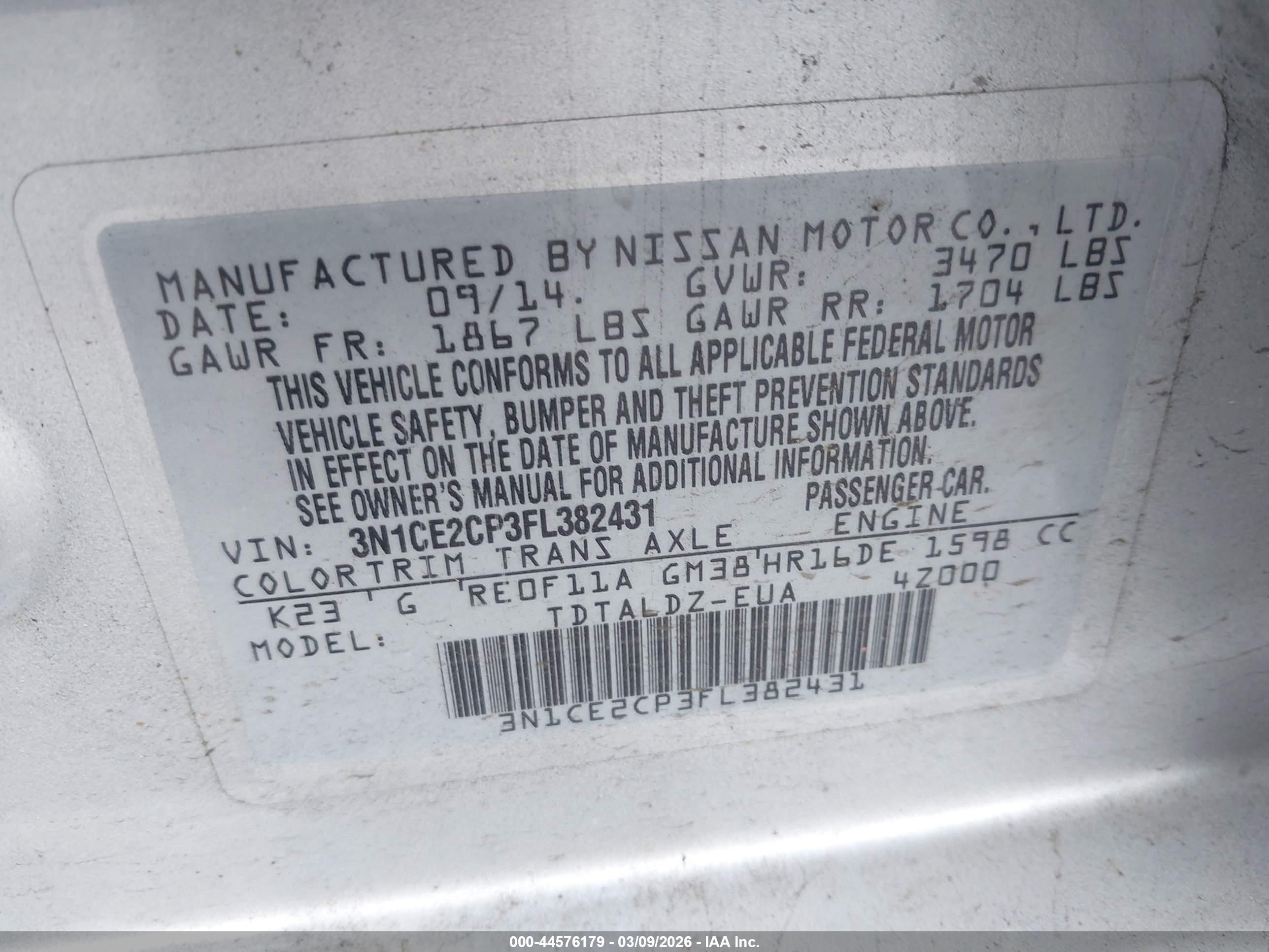 NISSAN VERSA image 9