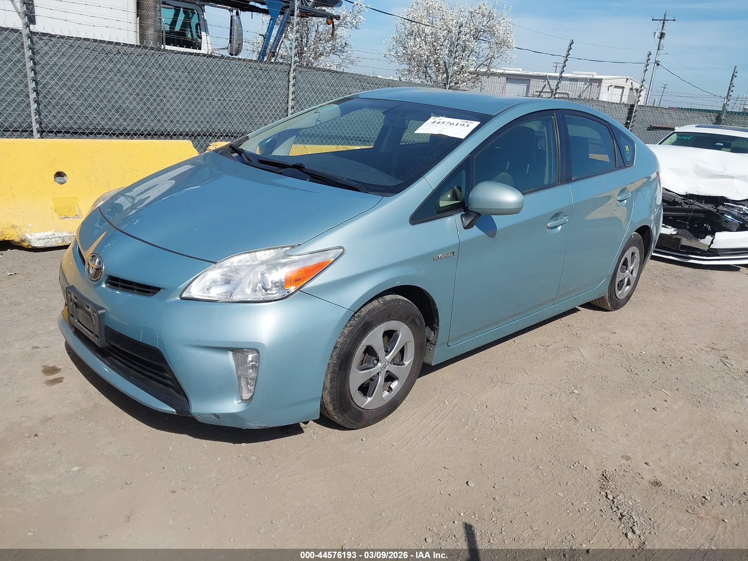 TOYOTA PRIUS image 2