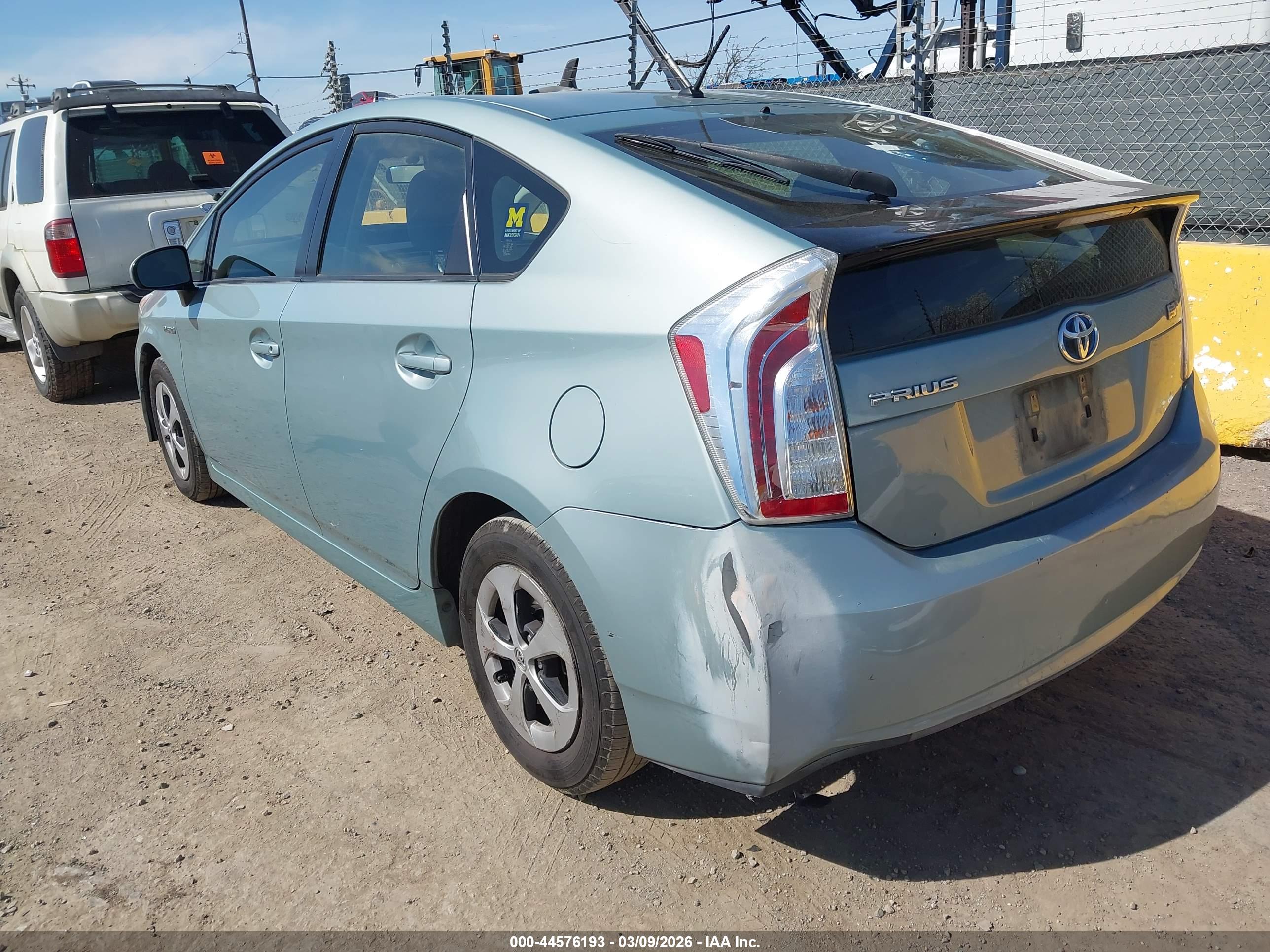 TOYOTA PRIUS image 3