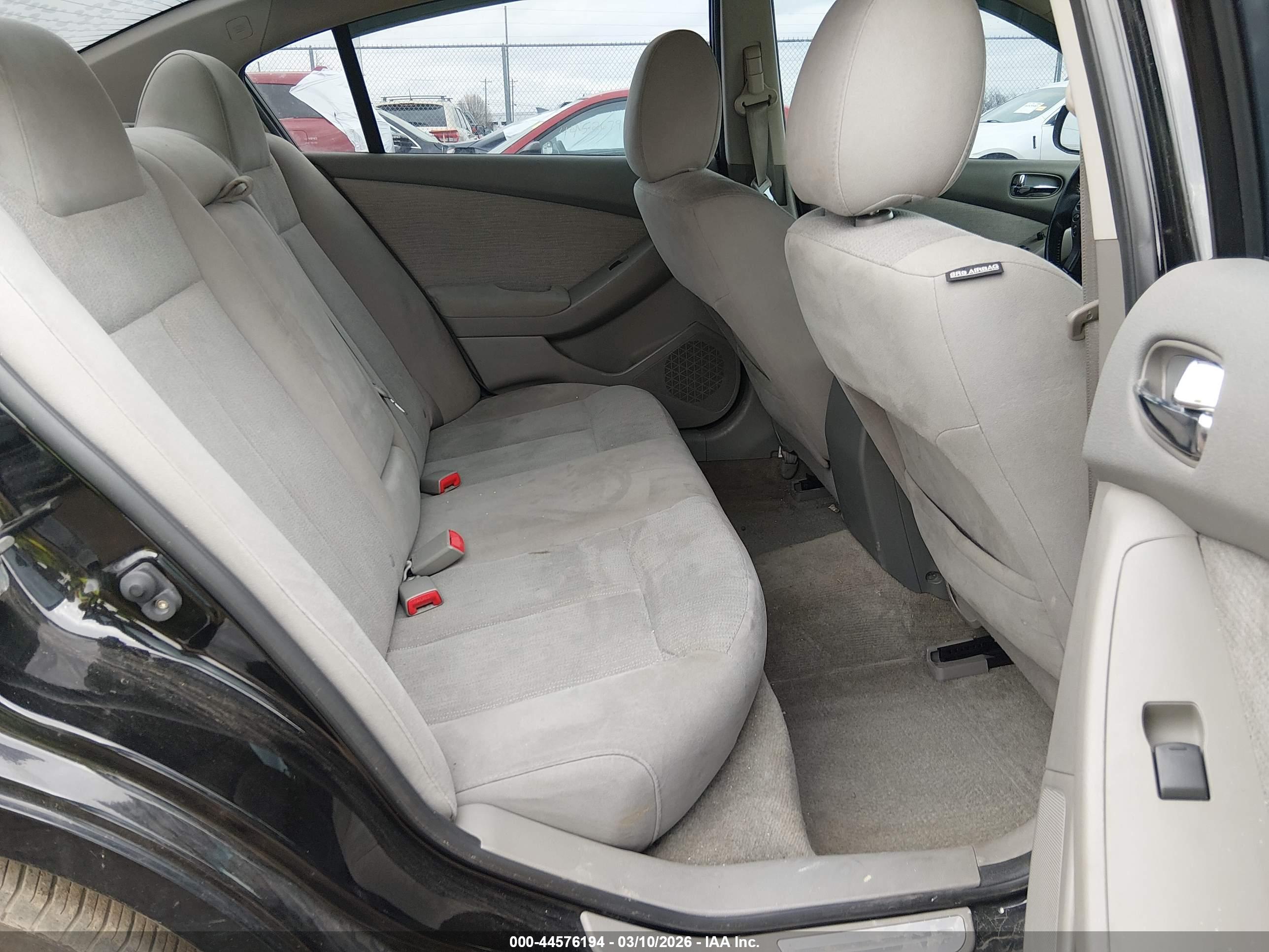 NISSAN ALTIMA image 8