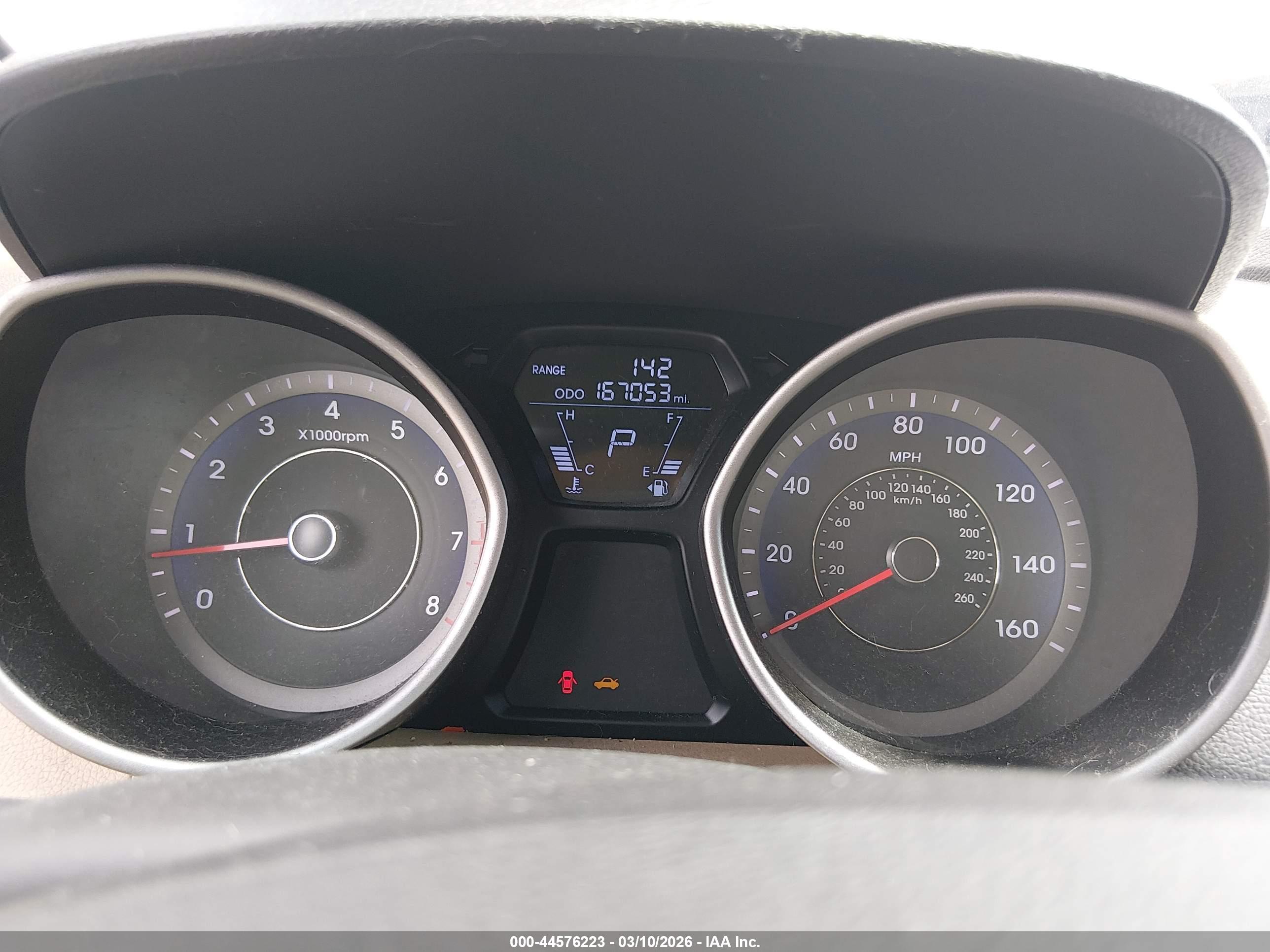 HYUNDAI ELANTRA image 7