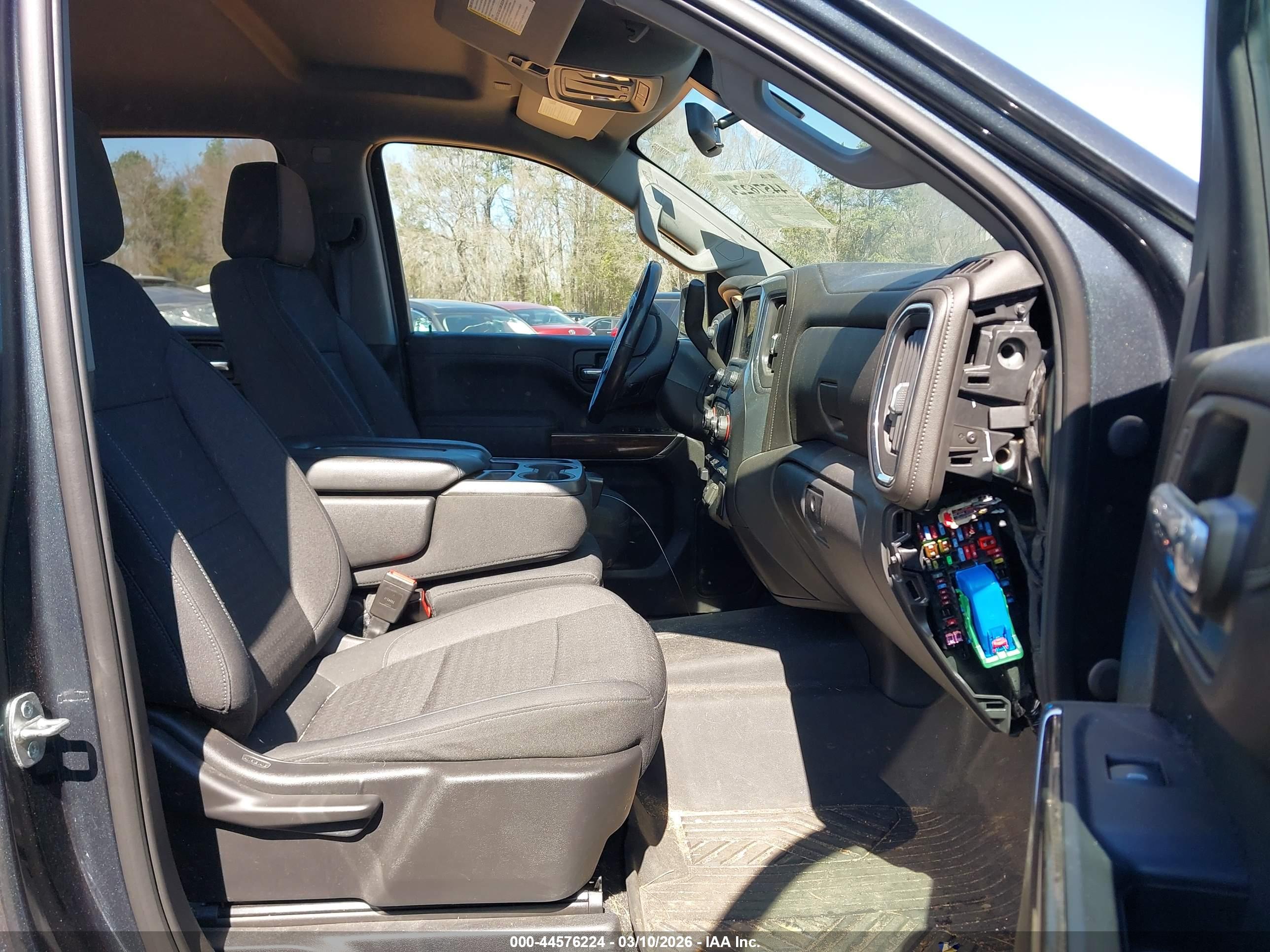 CHEVROLET SILVERADO image 5