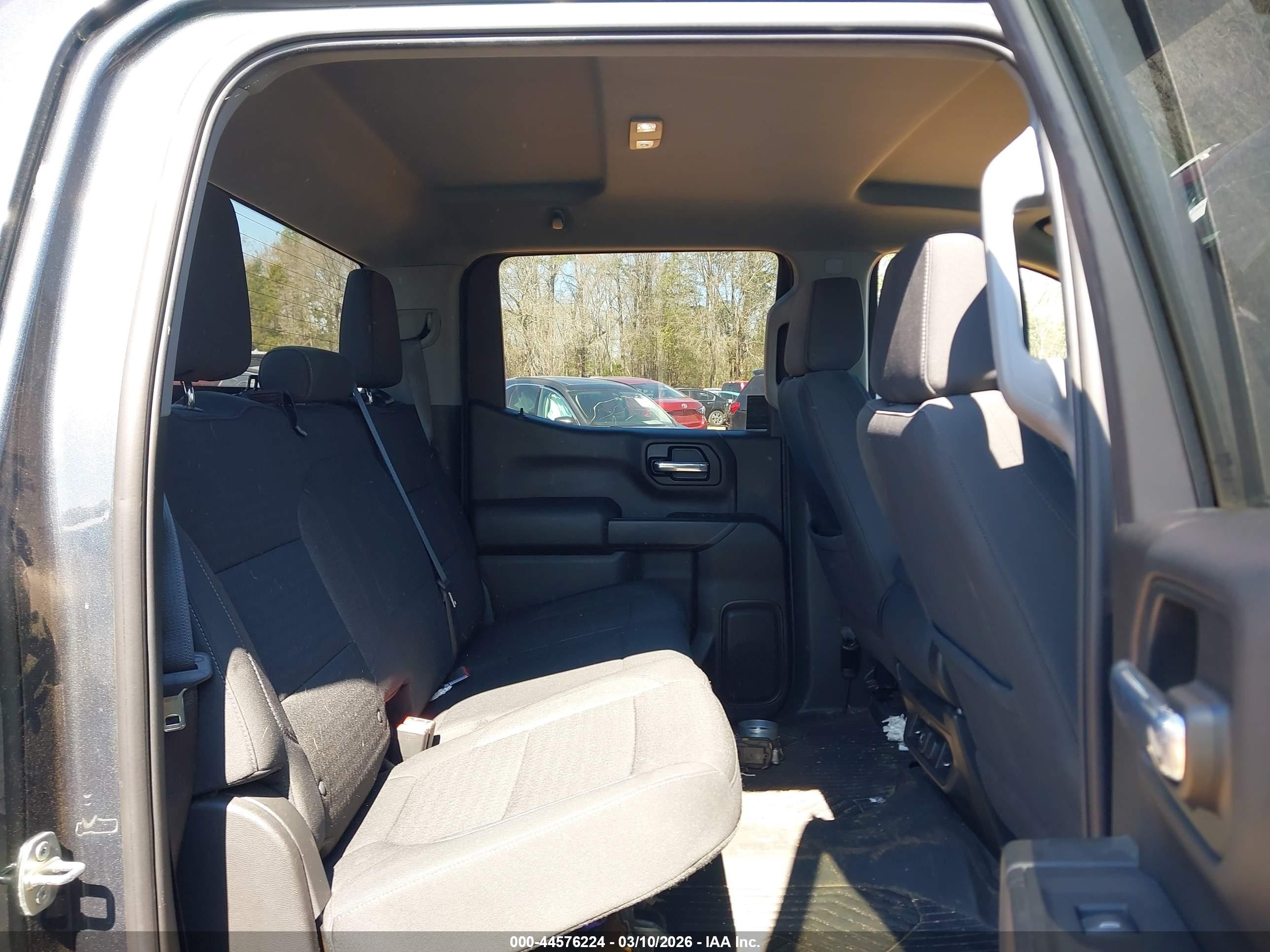 CHEVROLET SILVERADO image 8