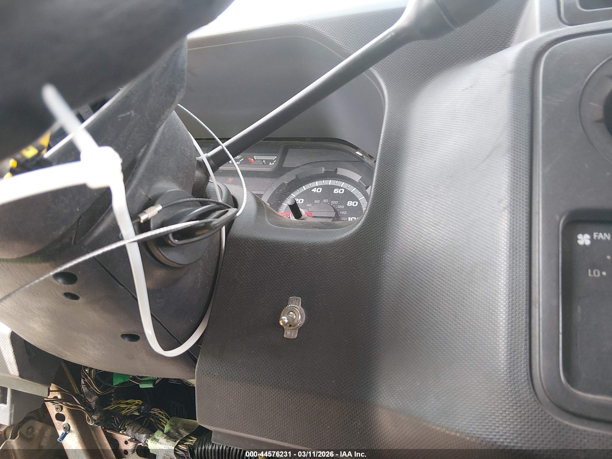 FORD E-250 image 11