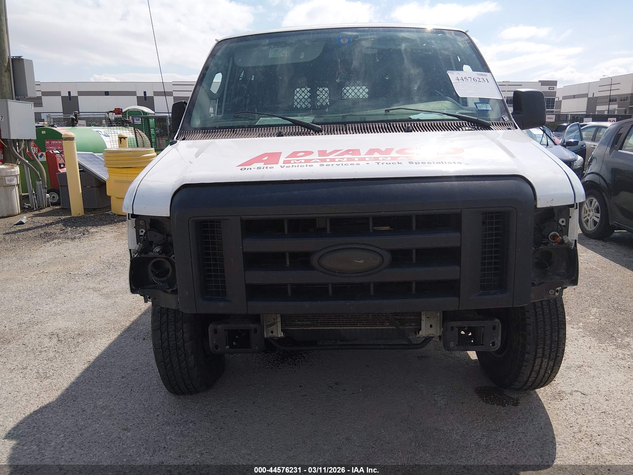 FORD E-250 image 6