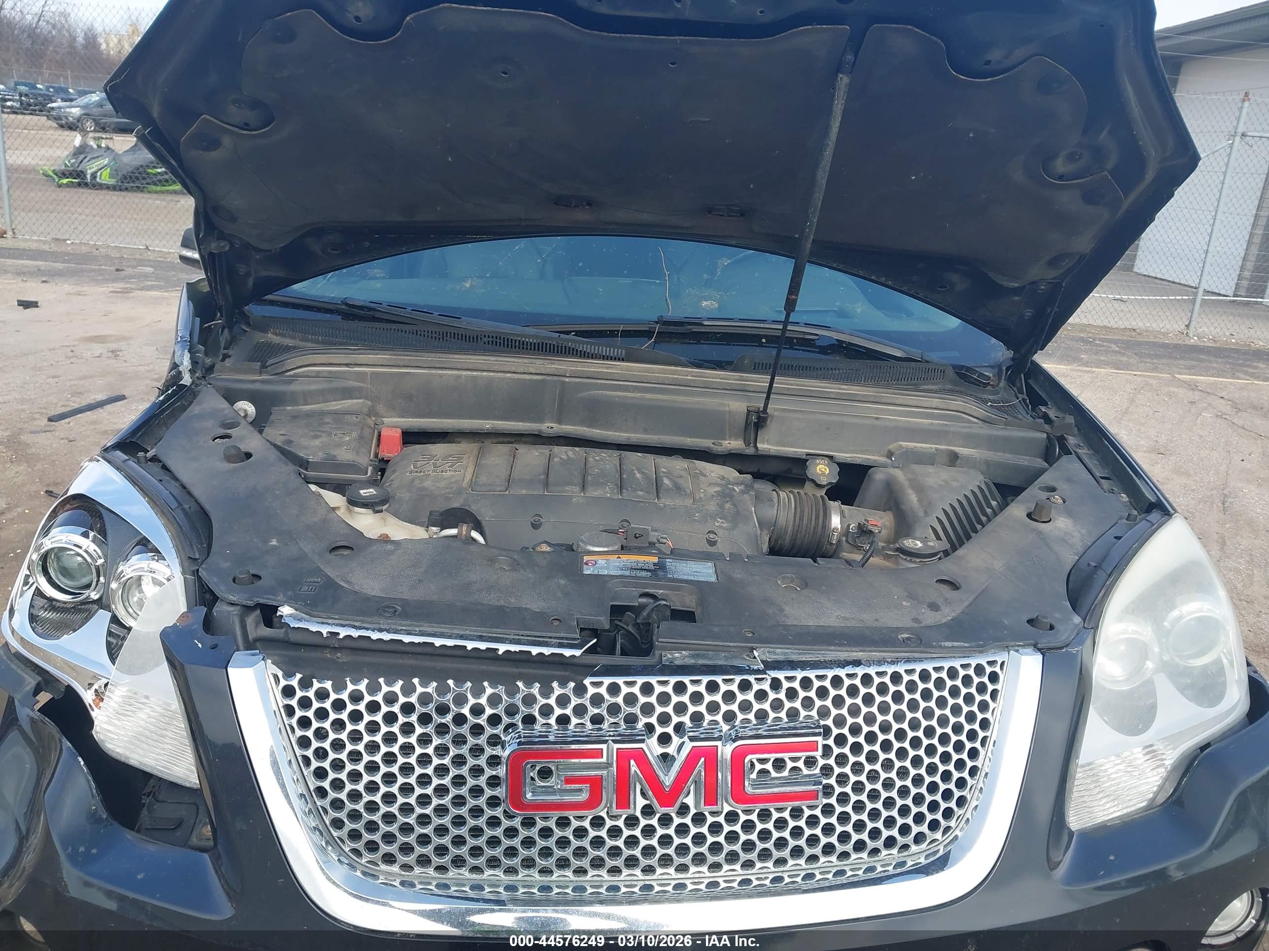 GMC ACADIA image 10