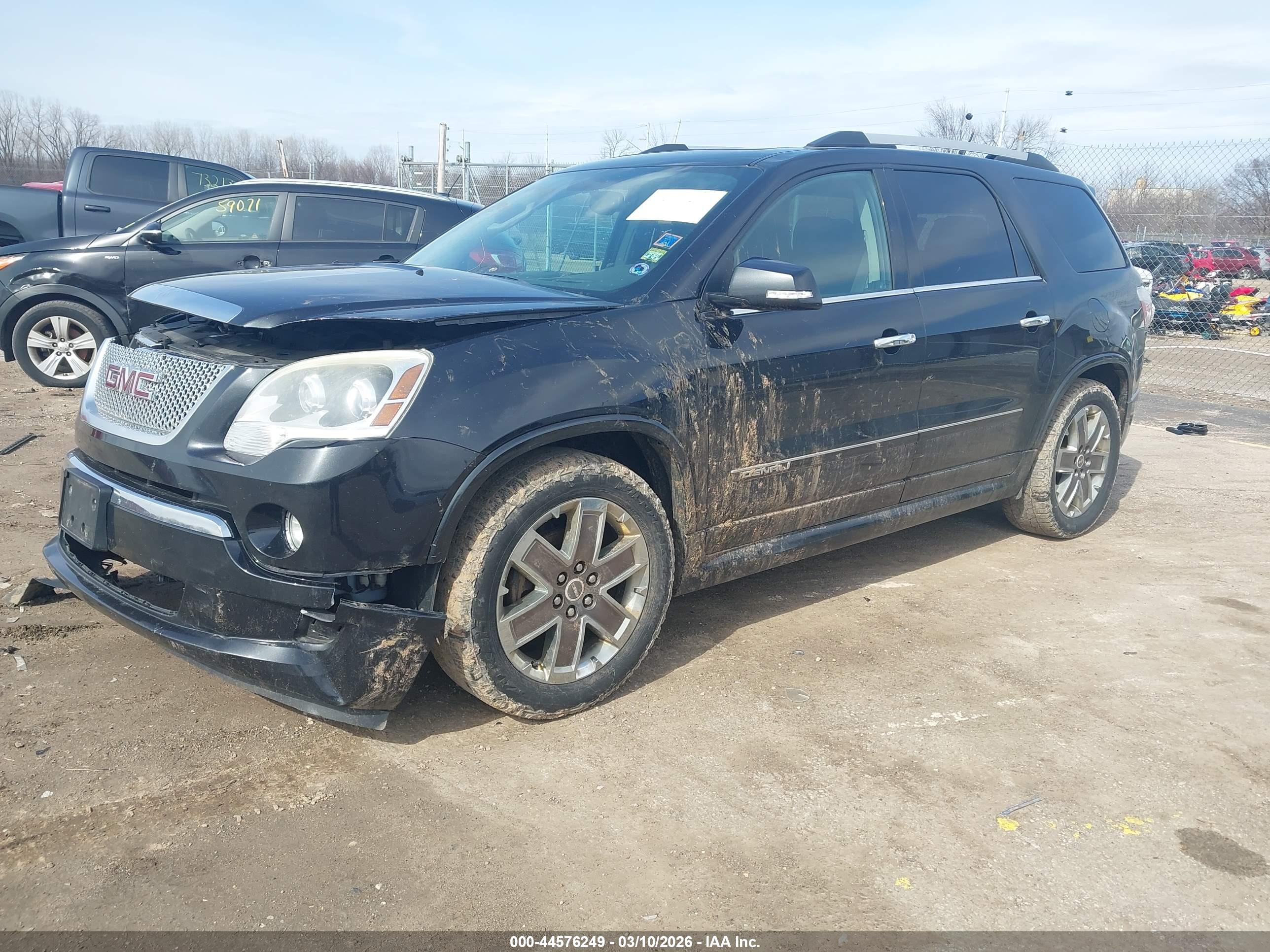 GMC ACADIA image 2