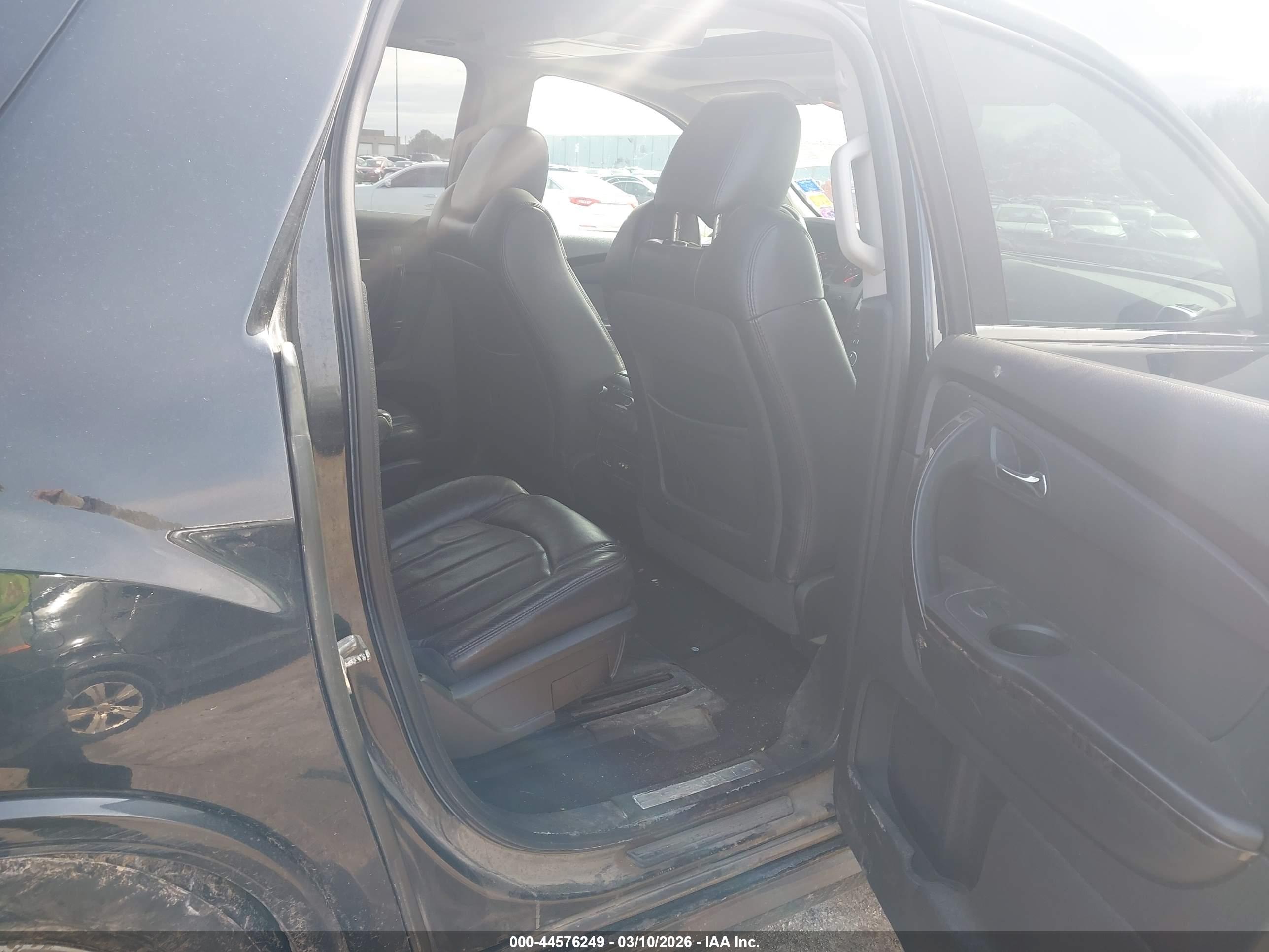 GMC ACADIA image 8