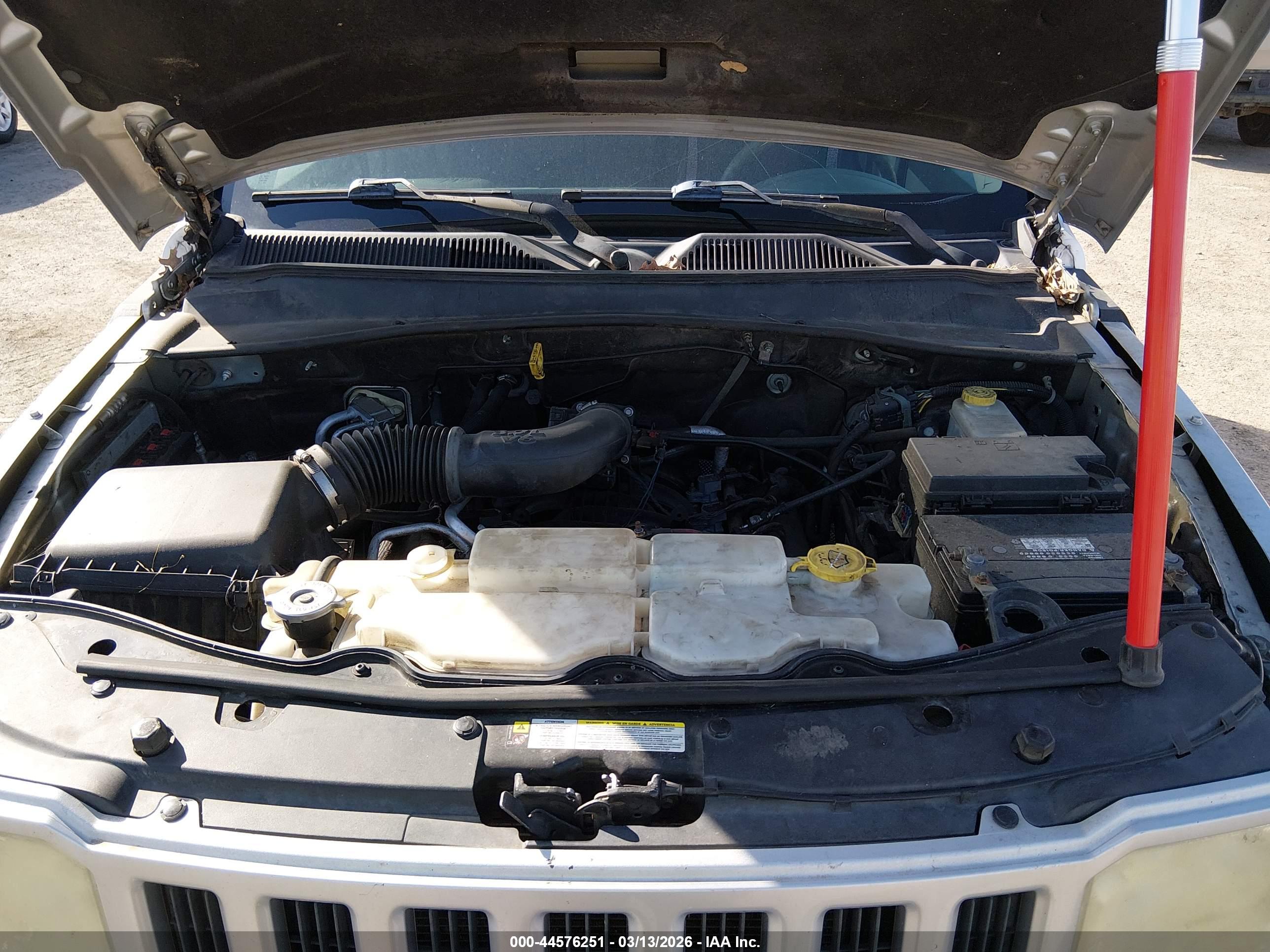 JEEP LIBERTY image 10