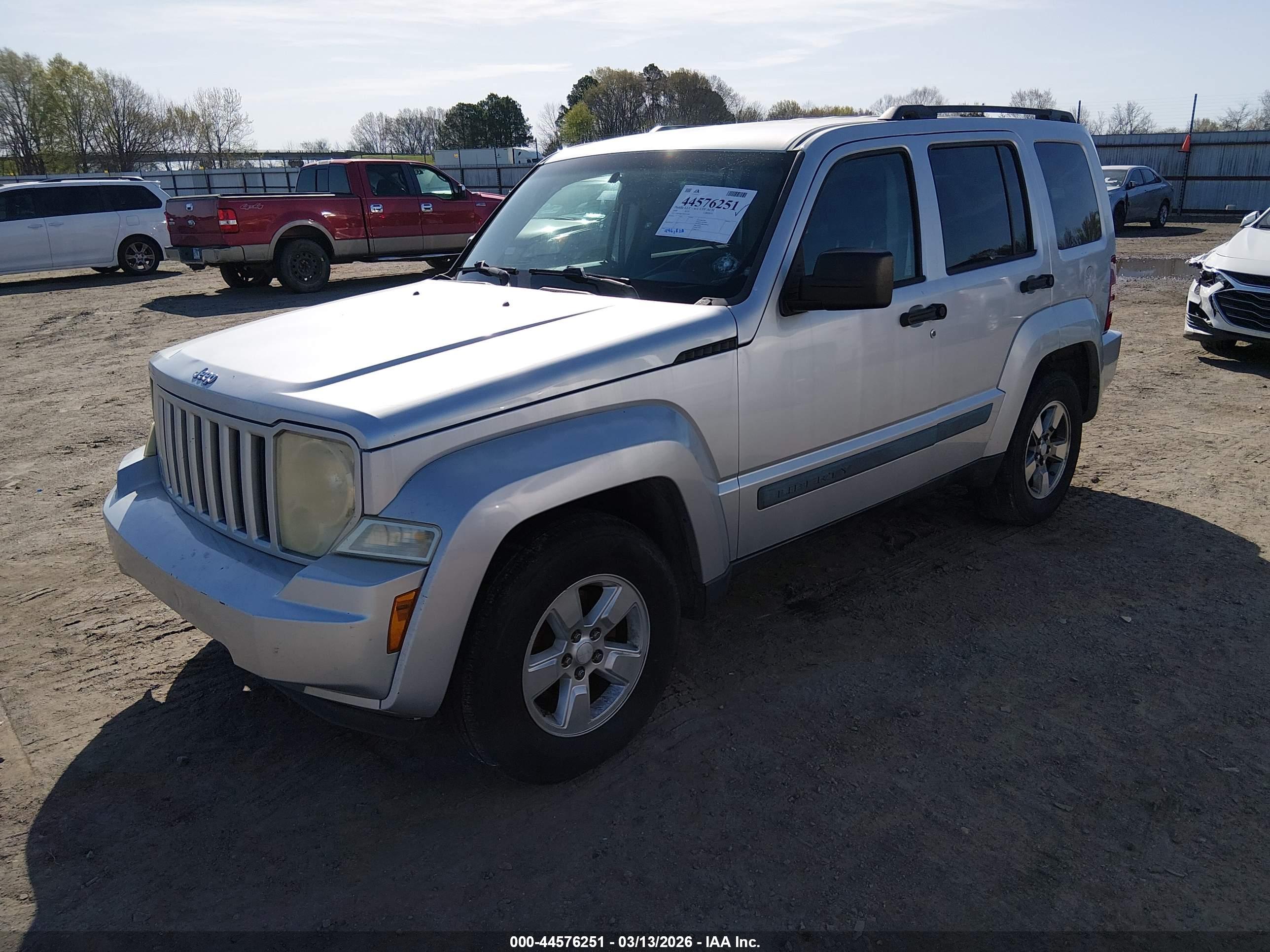 JEEP LIBERTY image 2