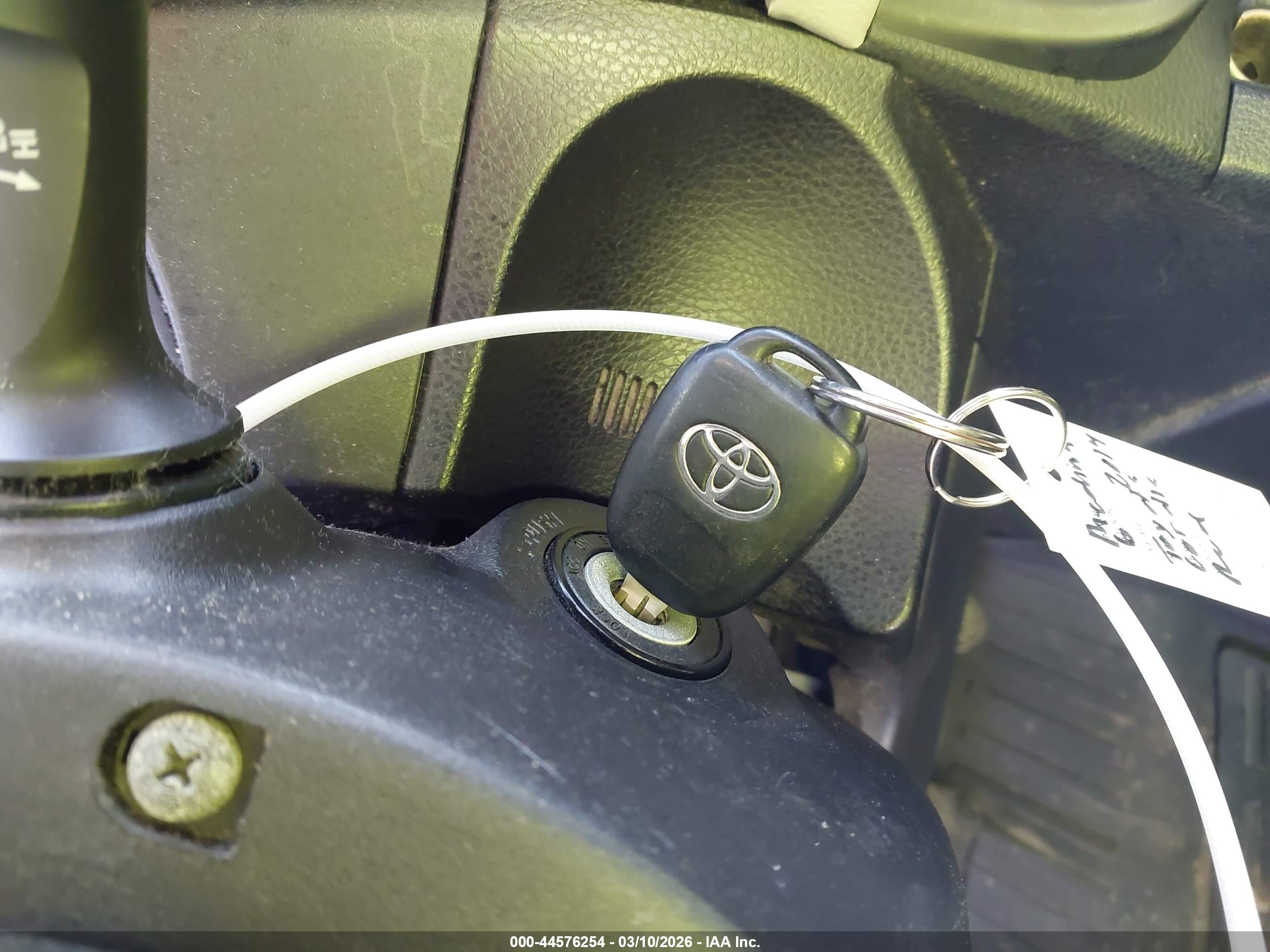 TOYOTA COROLLA image 11