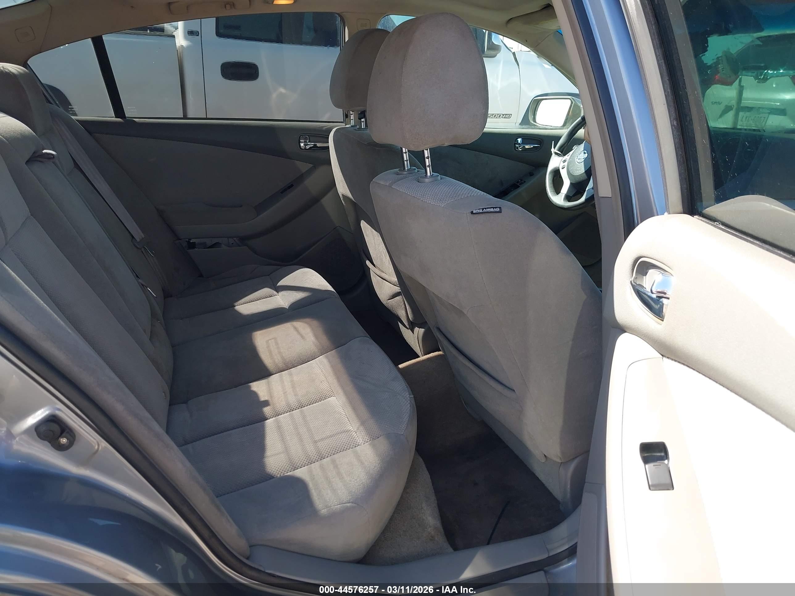 NISSAN ALTIMA image 8