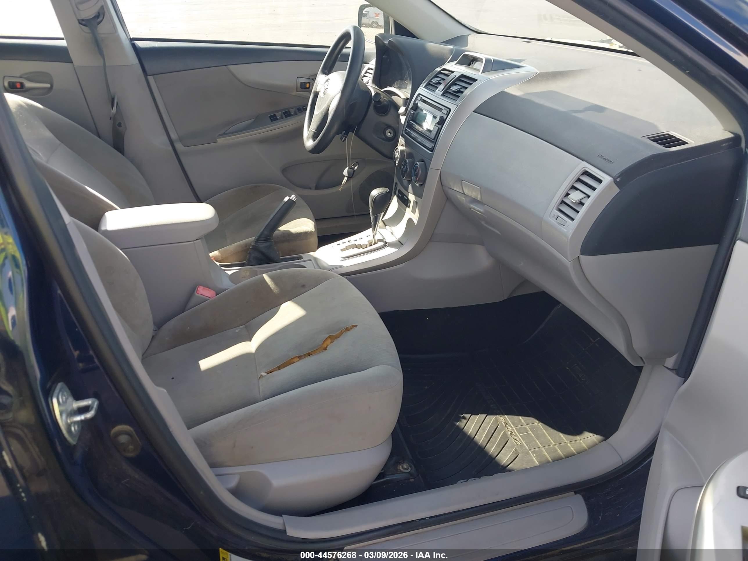 TOYOTA COROLLA image 5