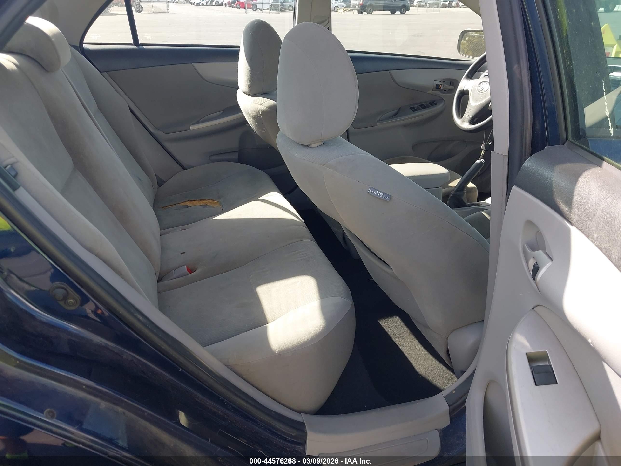 TOYOTA COROLLA image 8