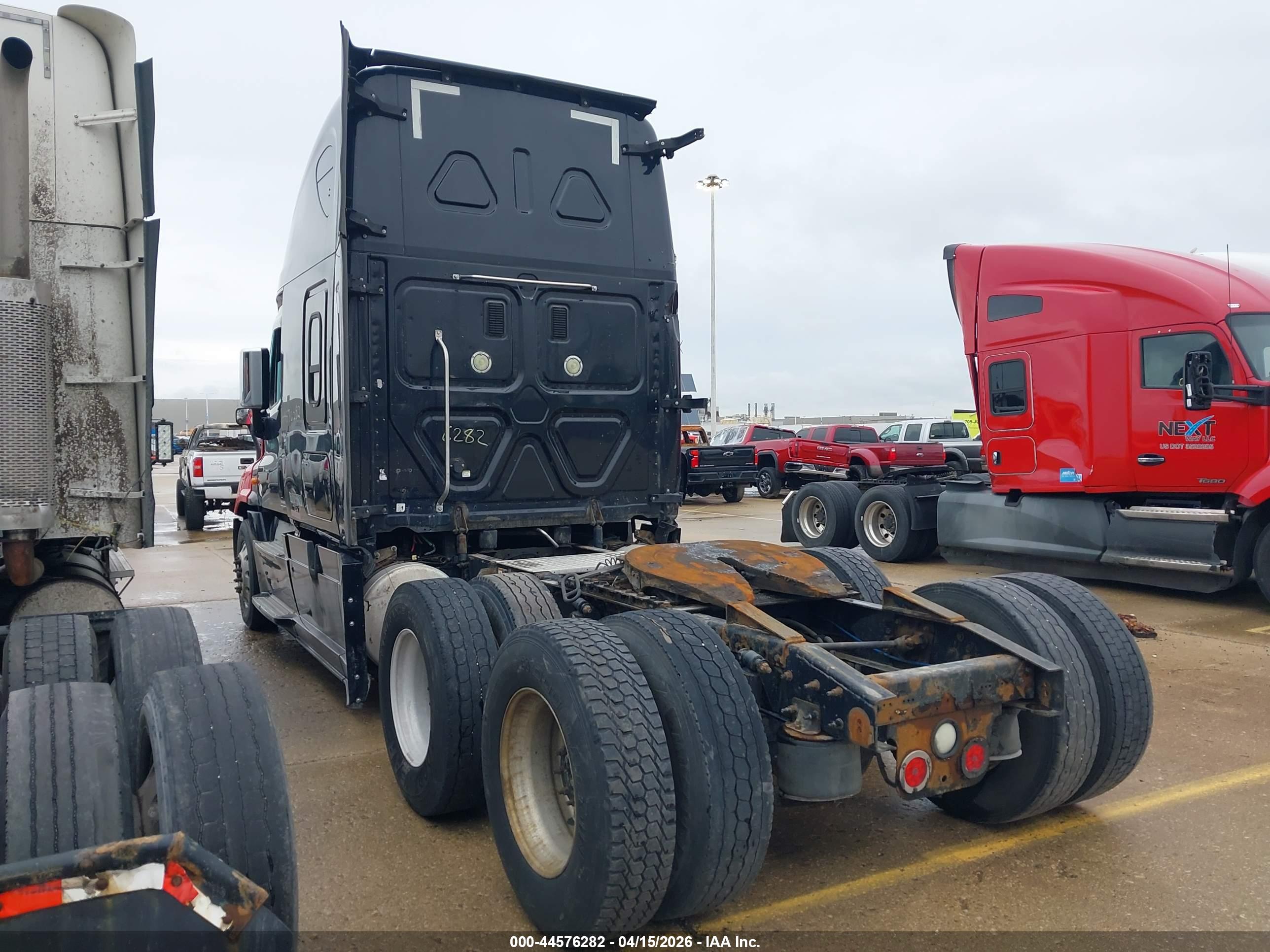 FREIGHTLINER CASCADIA image 3