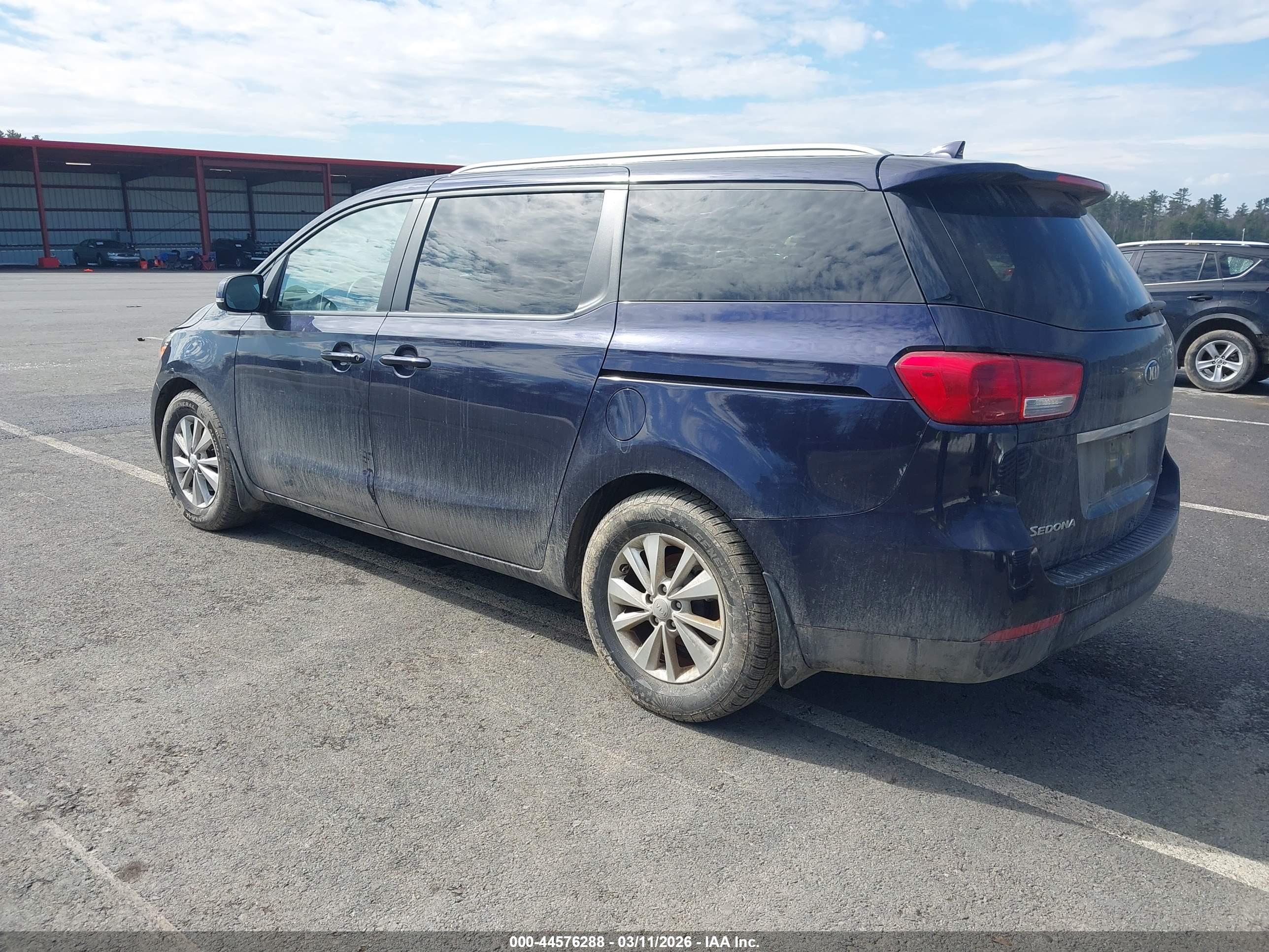KIA SEDONA image 3