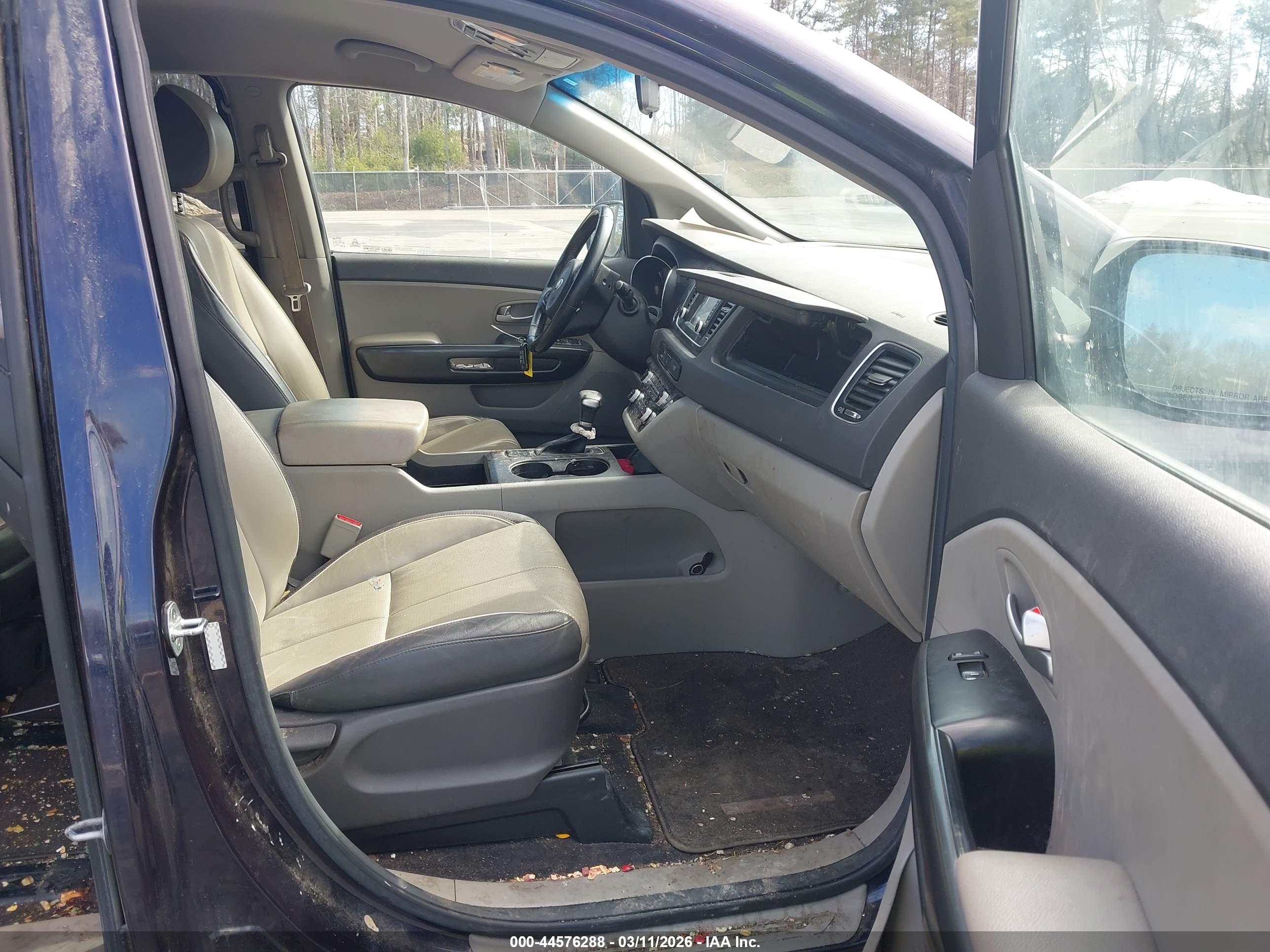KIA SEDONA image 5