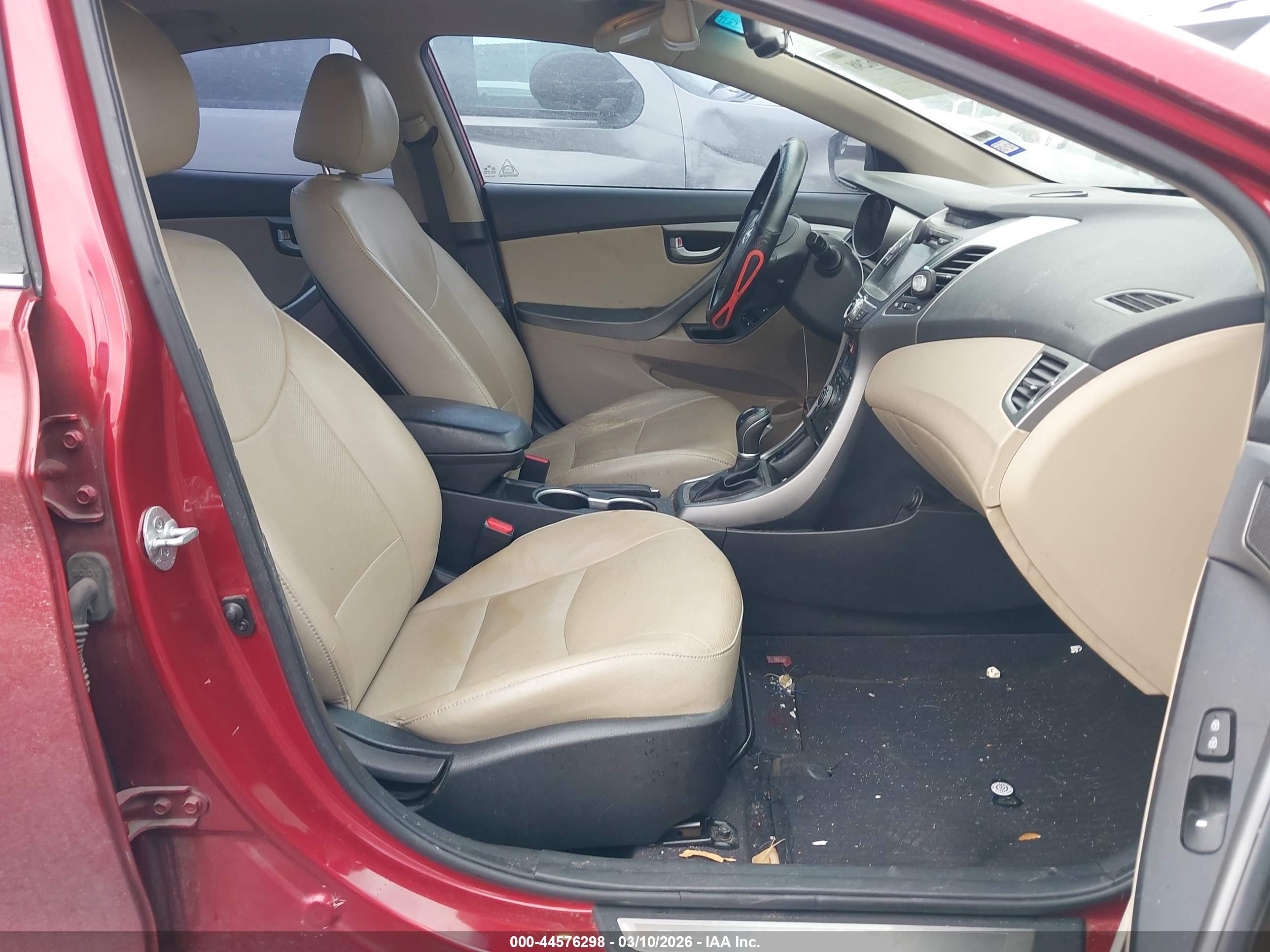 HYUNDAI ELANTRA image 5