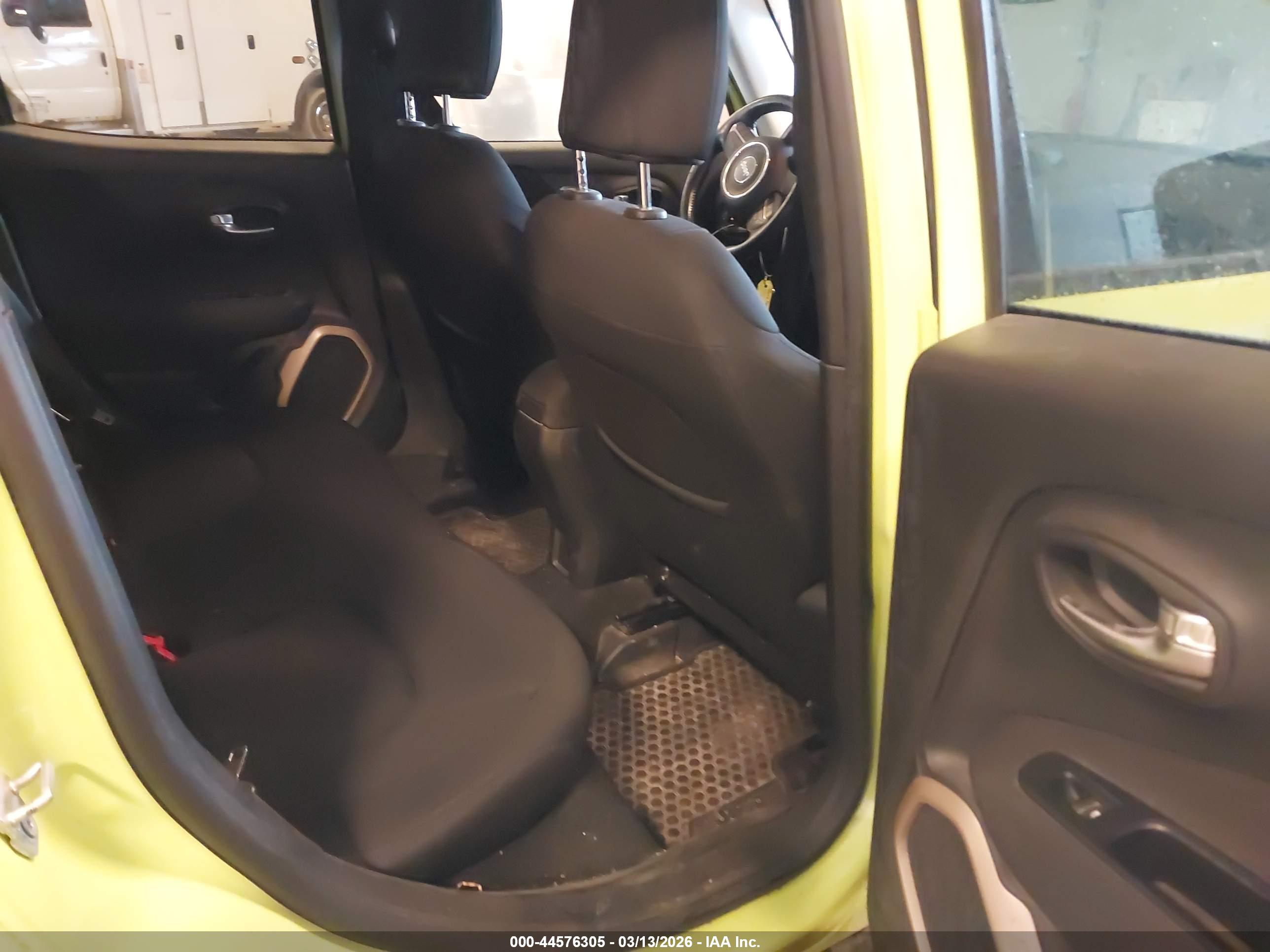 JEEP RENEGADE image 8