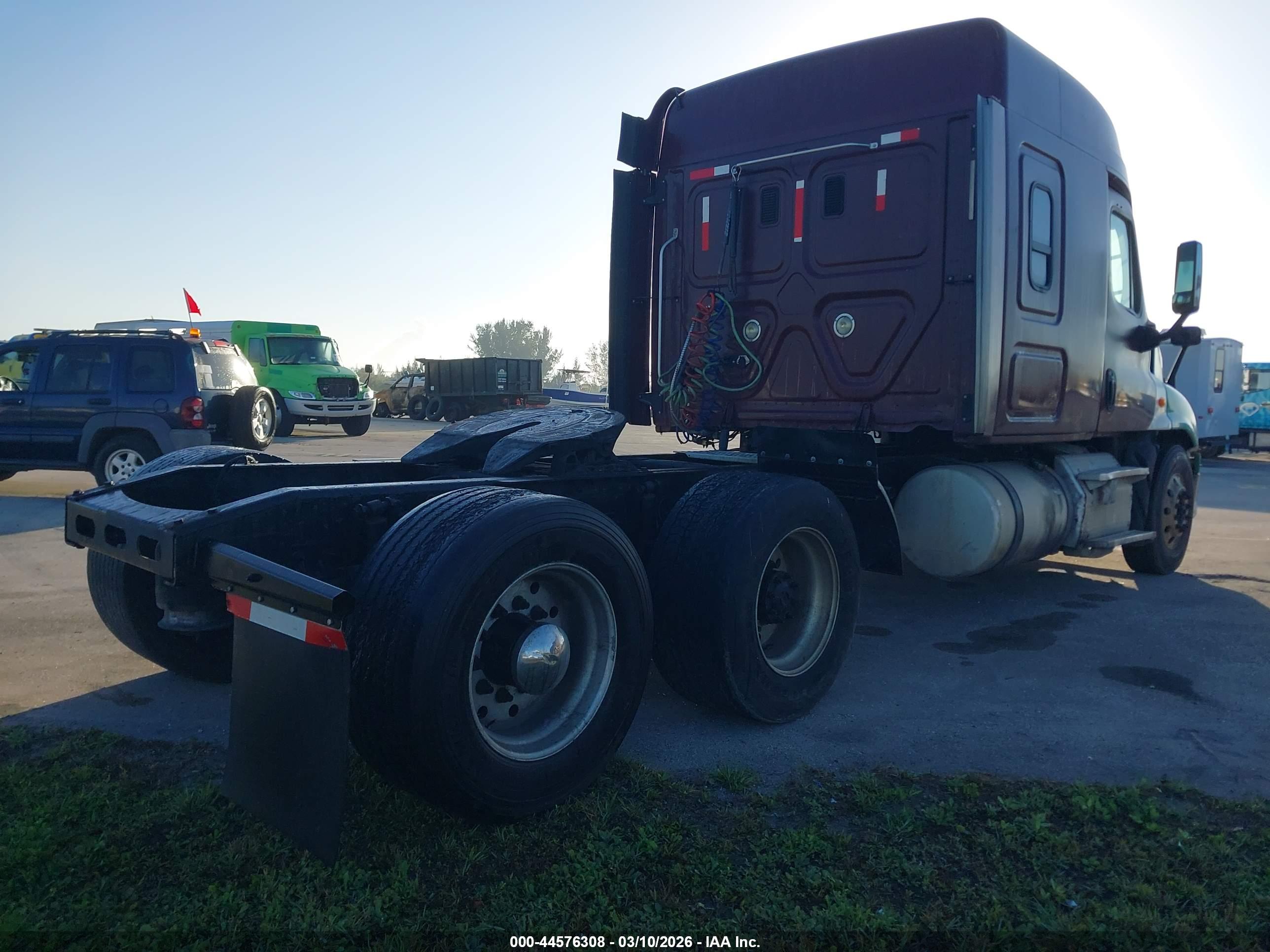 FREIGHTLINER CASCADIA image 4