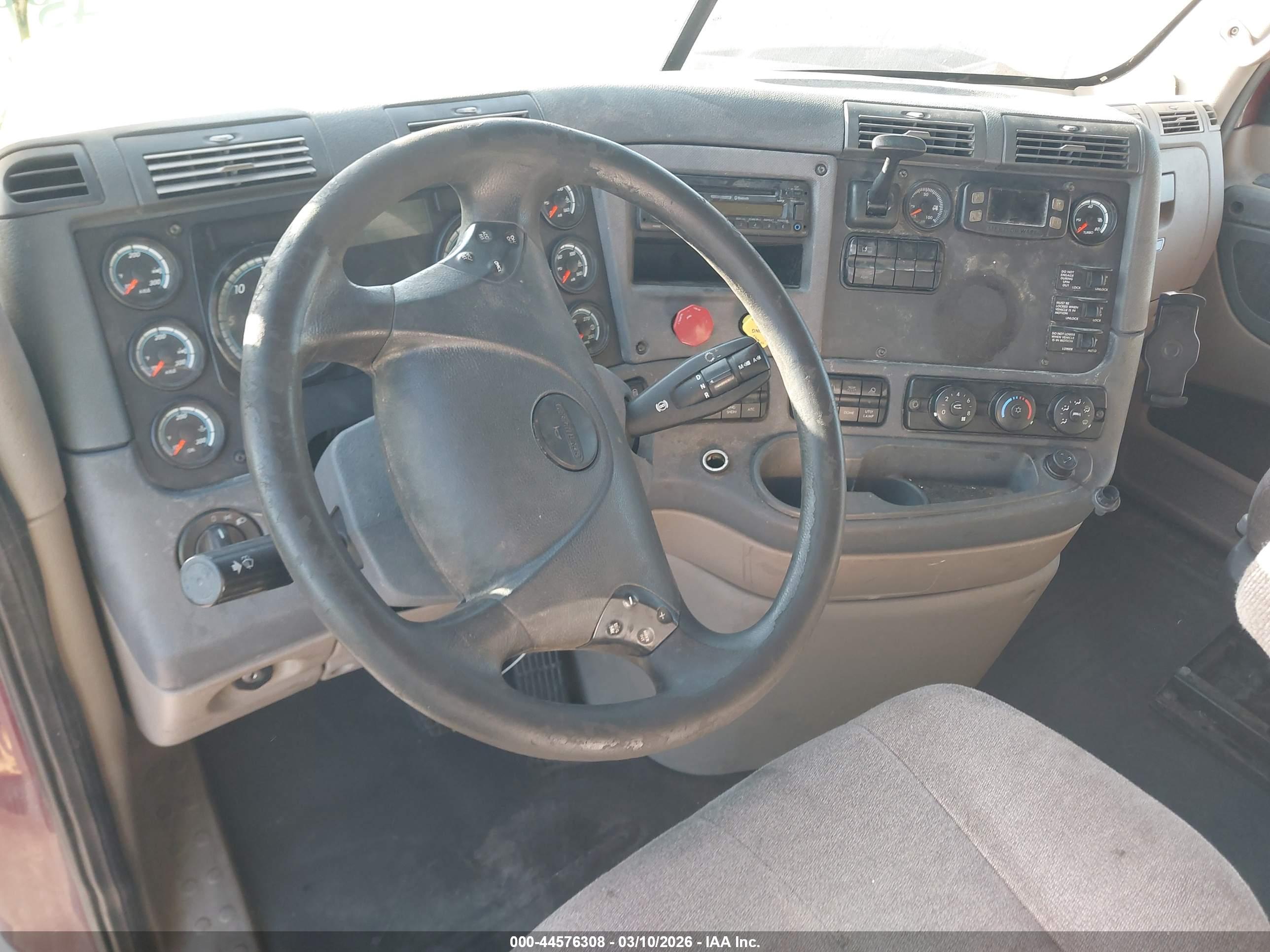 FREIGHTLINER CASCADIA image 7