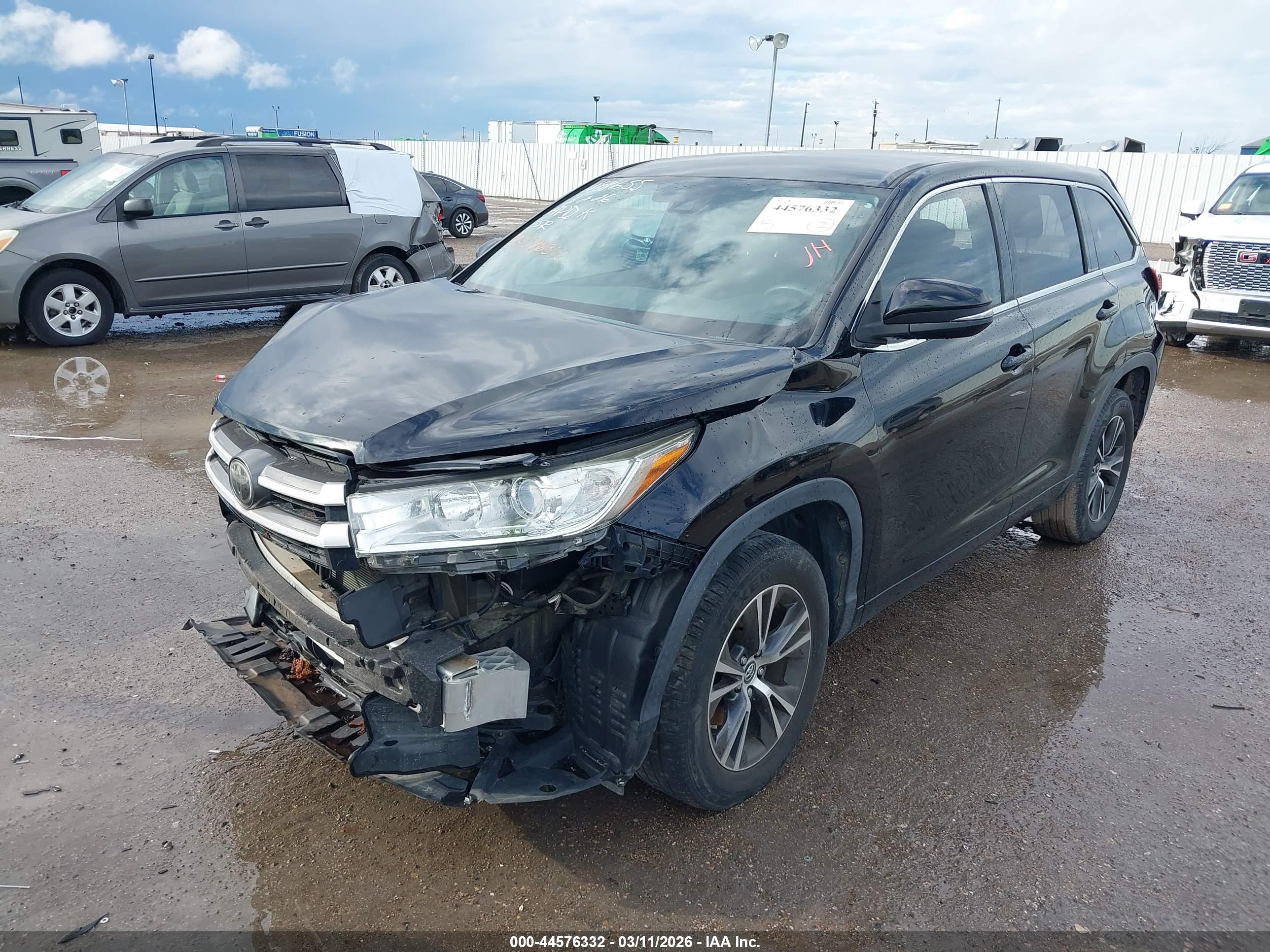 TOYOTA HIGHLANDER image 2