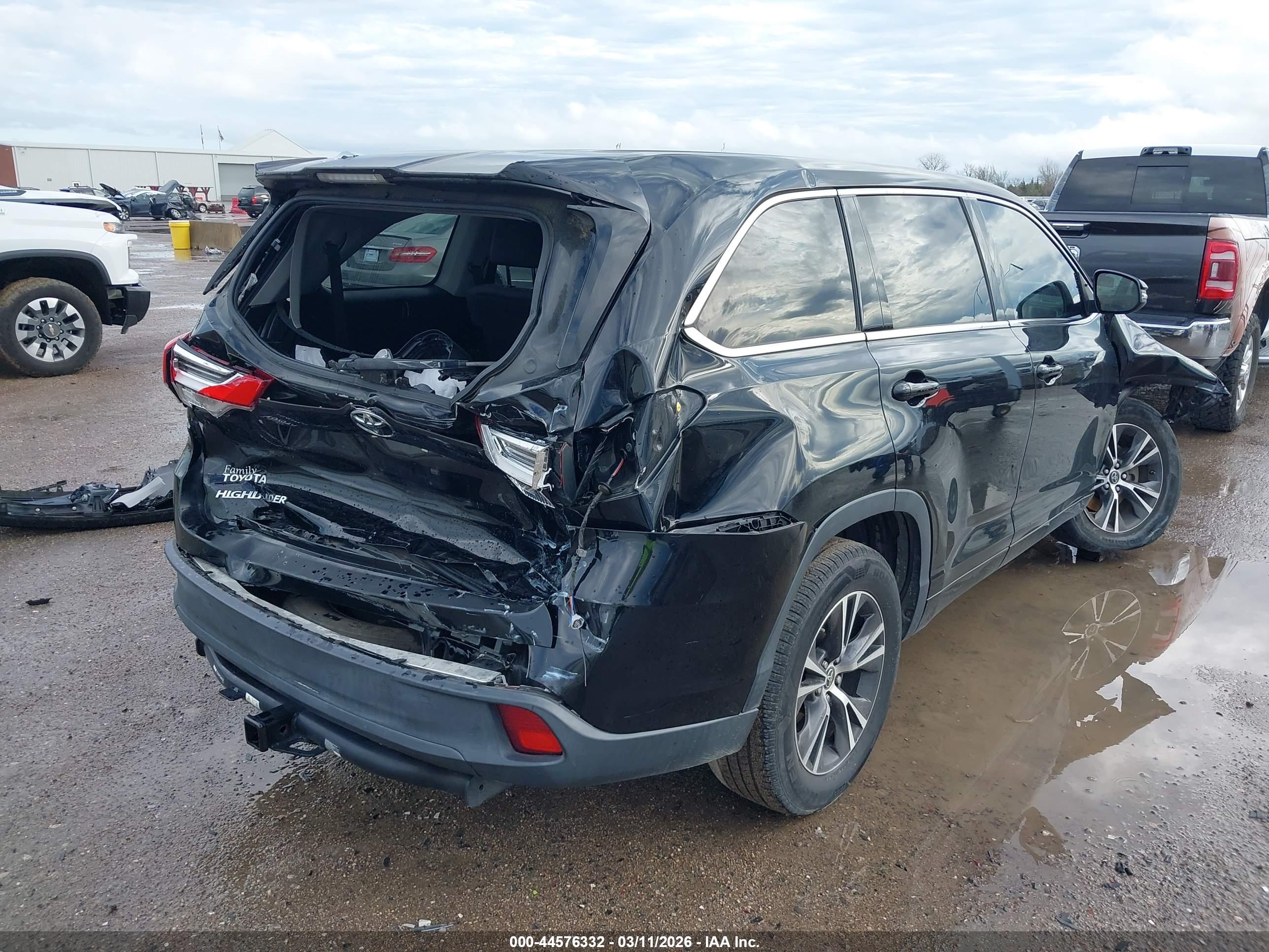 TOYOTA HIGHLANDER image 4