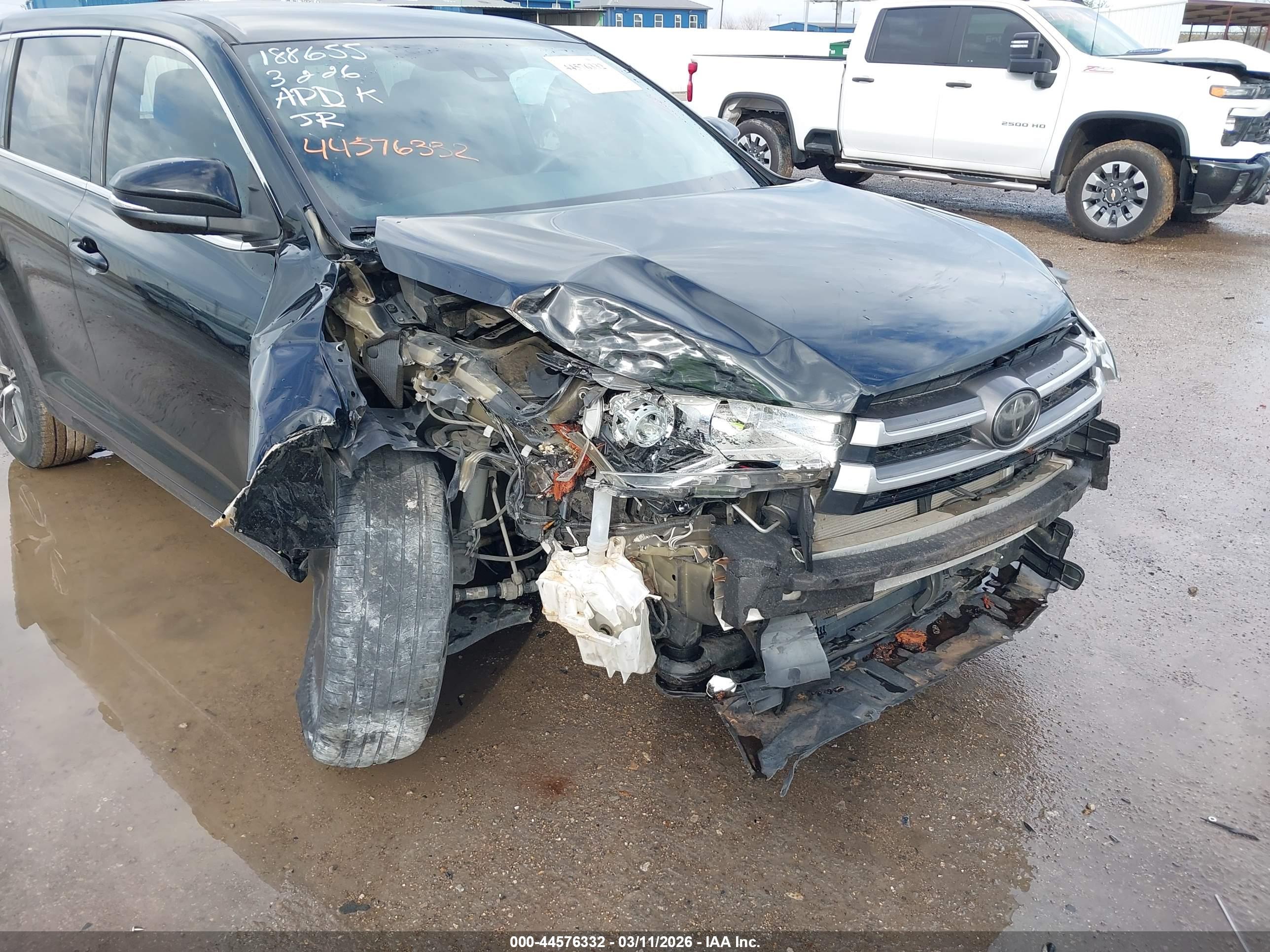TOYOTA HIGHLANDER image 6