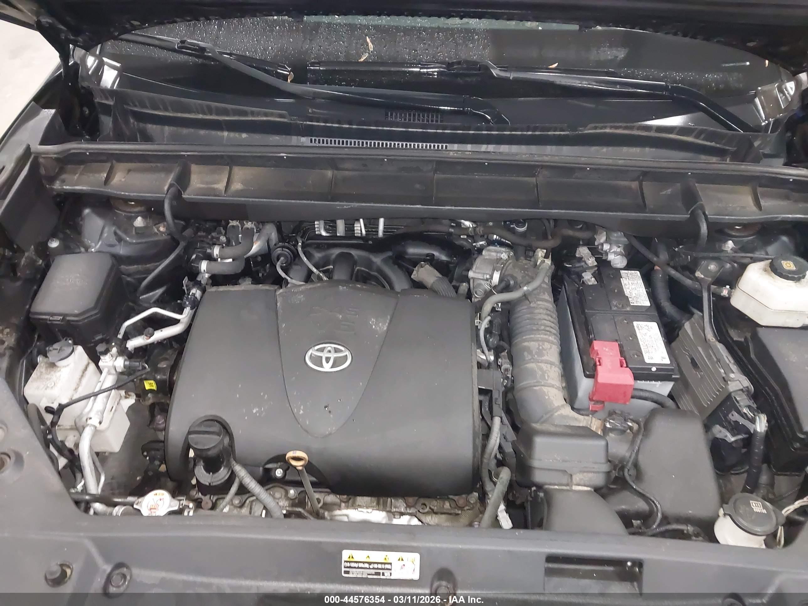 TOYOTA HIGHLANDER image 10