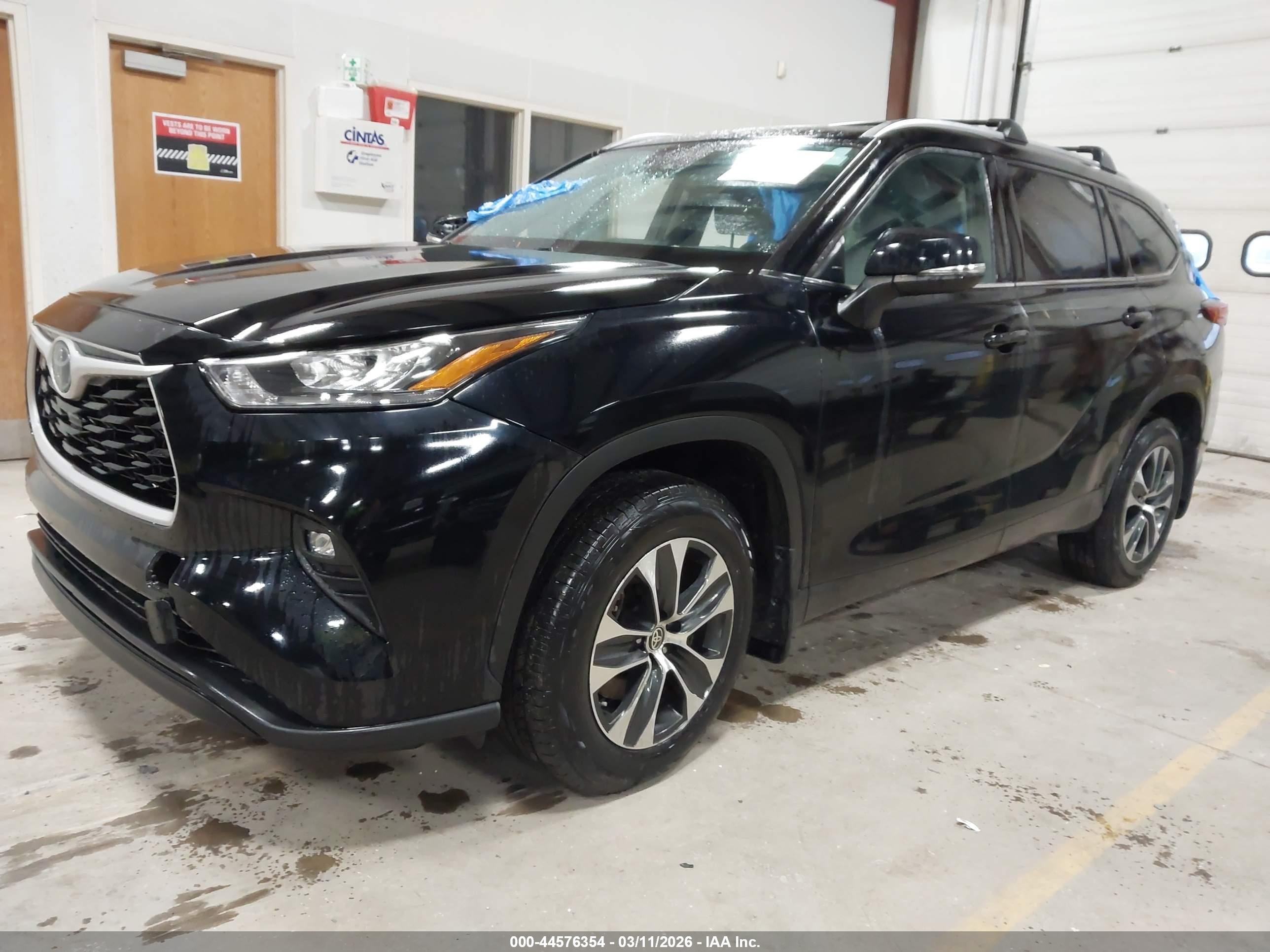 TOYOTA HIGHLANDER image 2