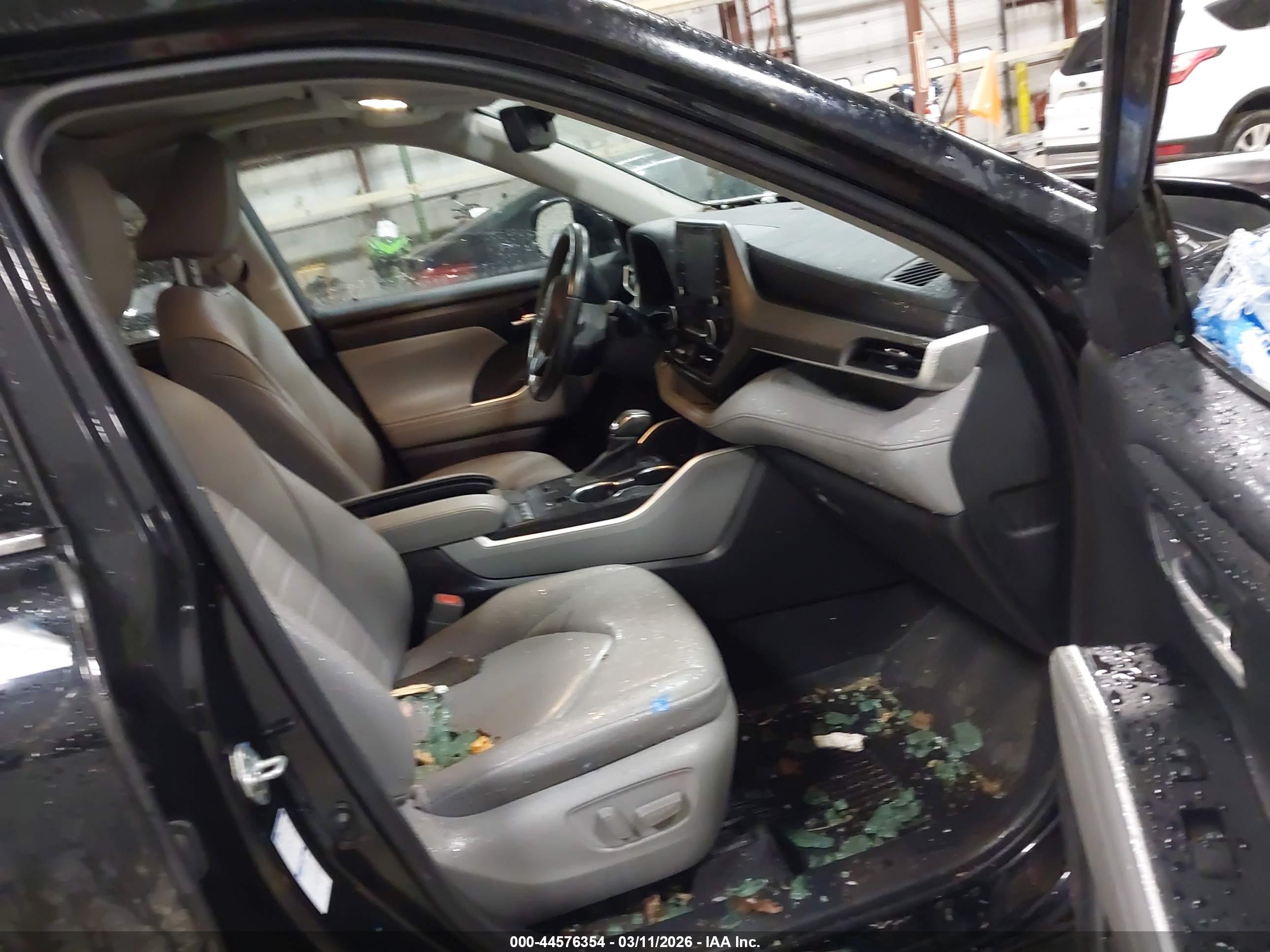 TOYOTA HIGHLANDER image 5