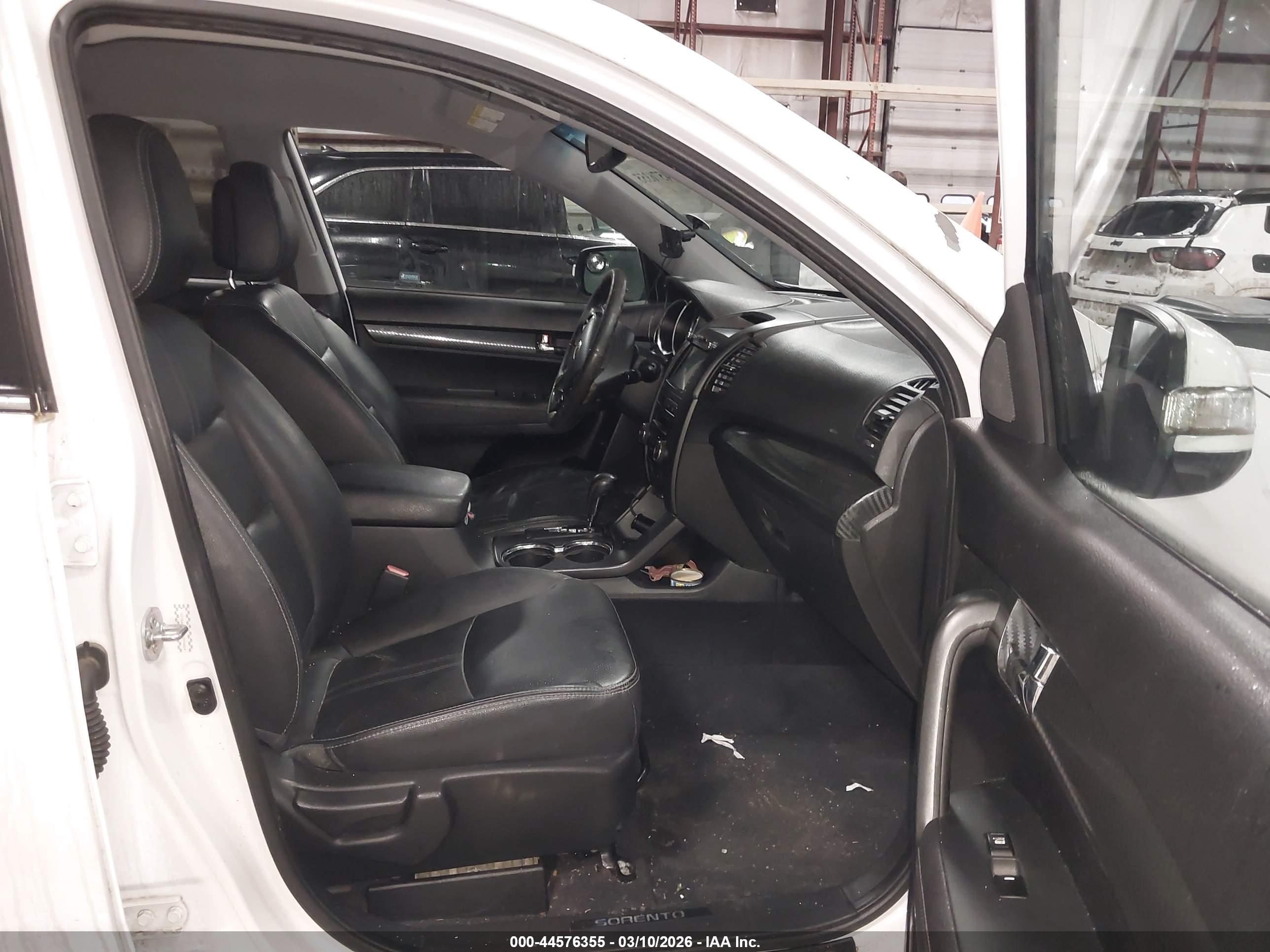 KIA SORENTO image 5