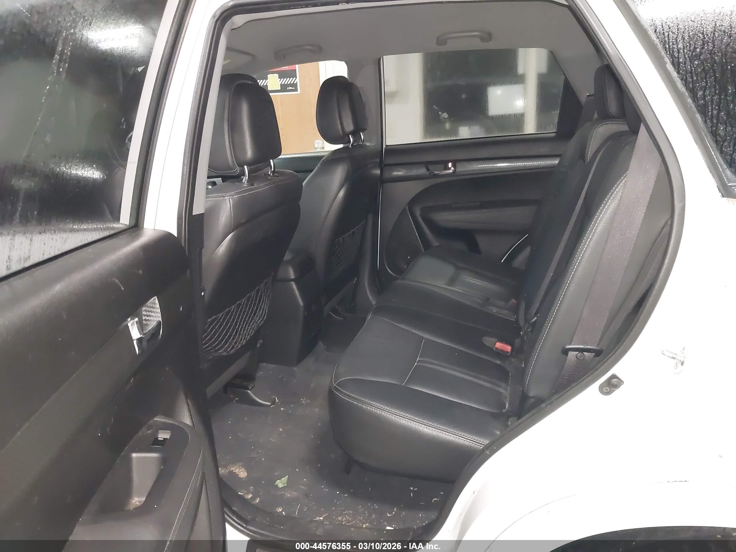 KIA SORENTO image 8