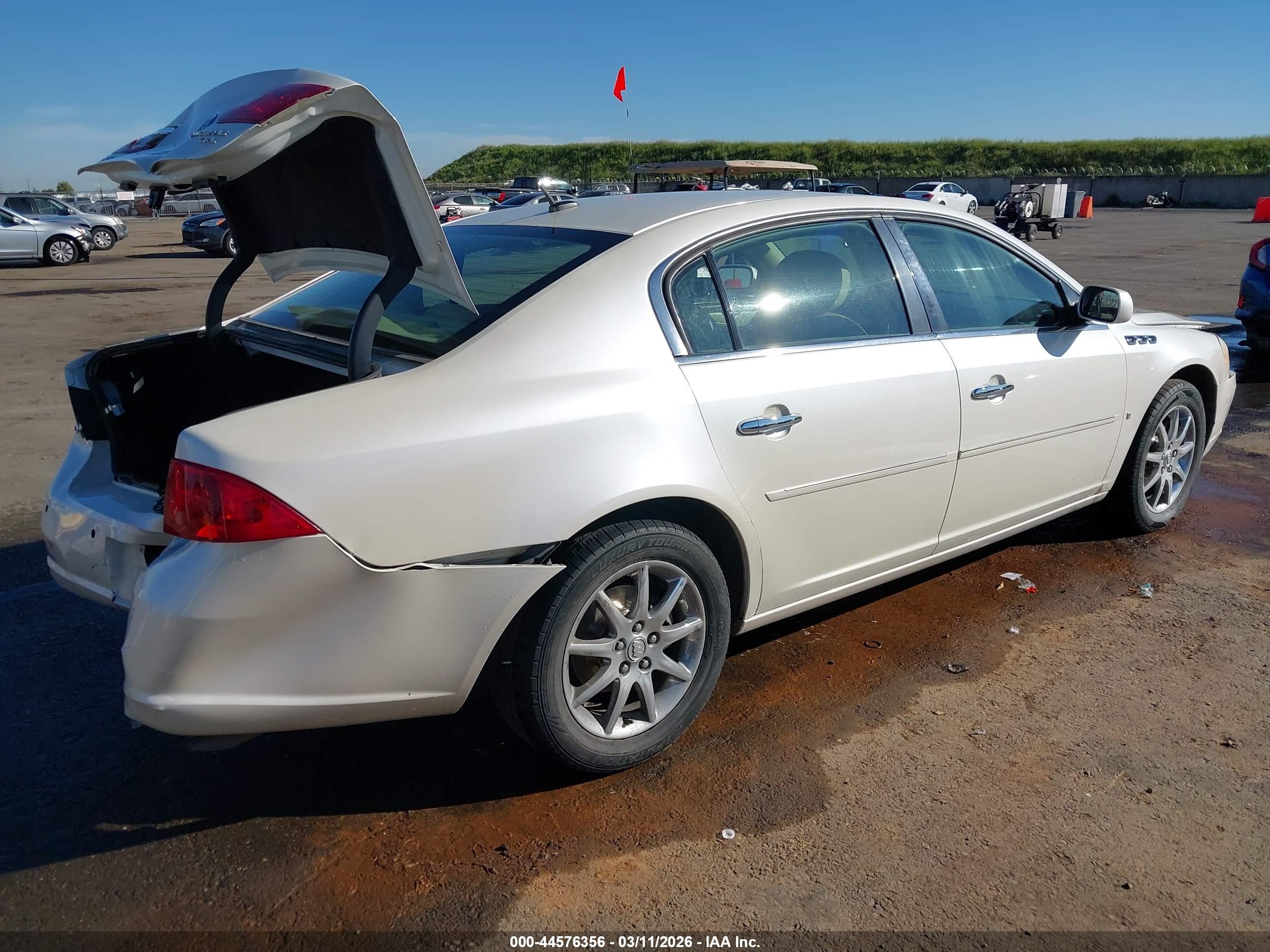 BUICK LUCERNE image 4