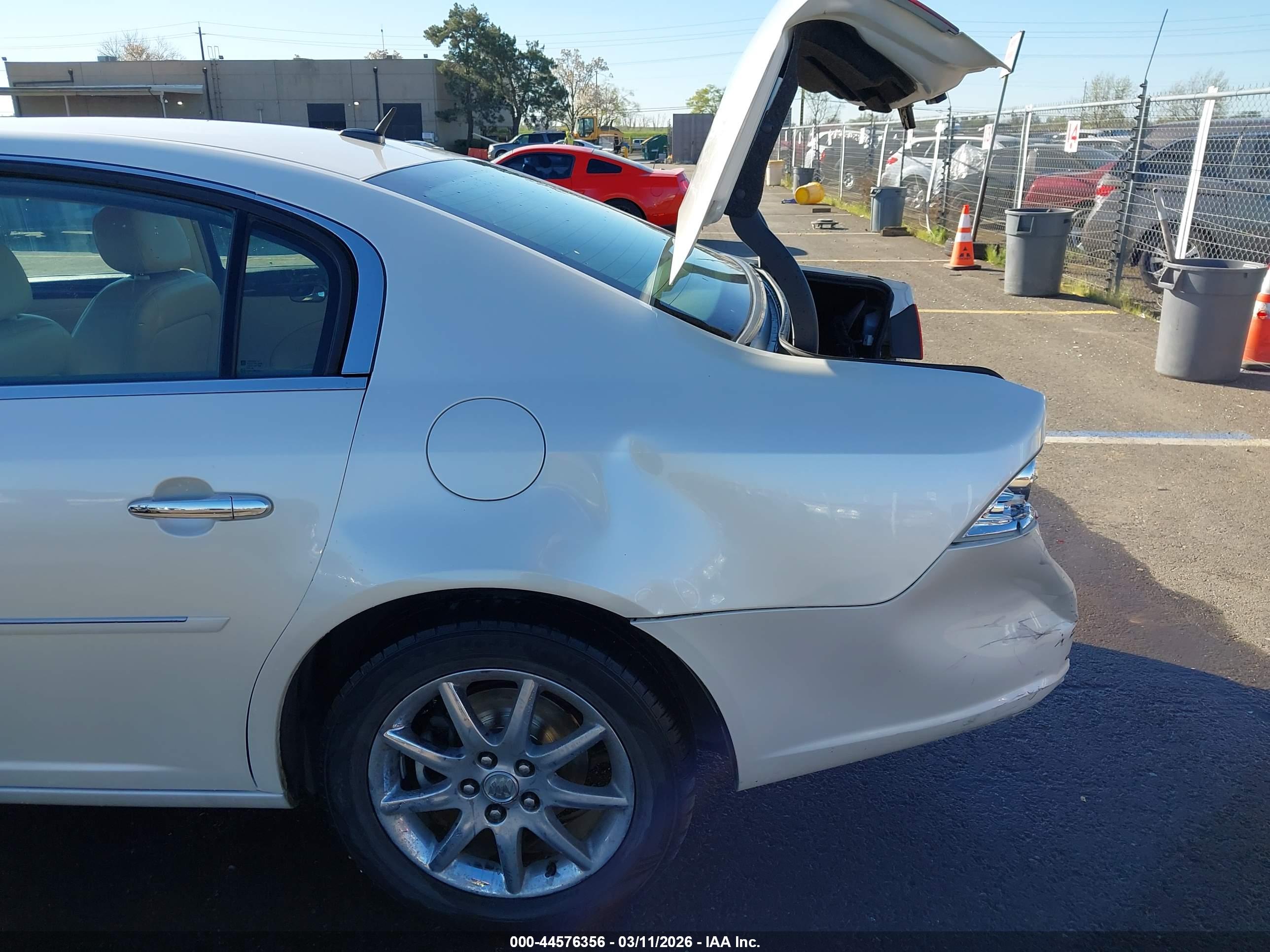 BUICK LUCERNE image 6