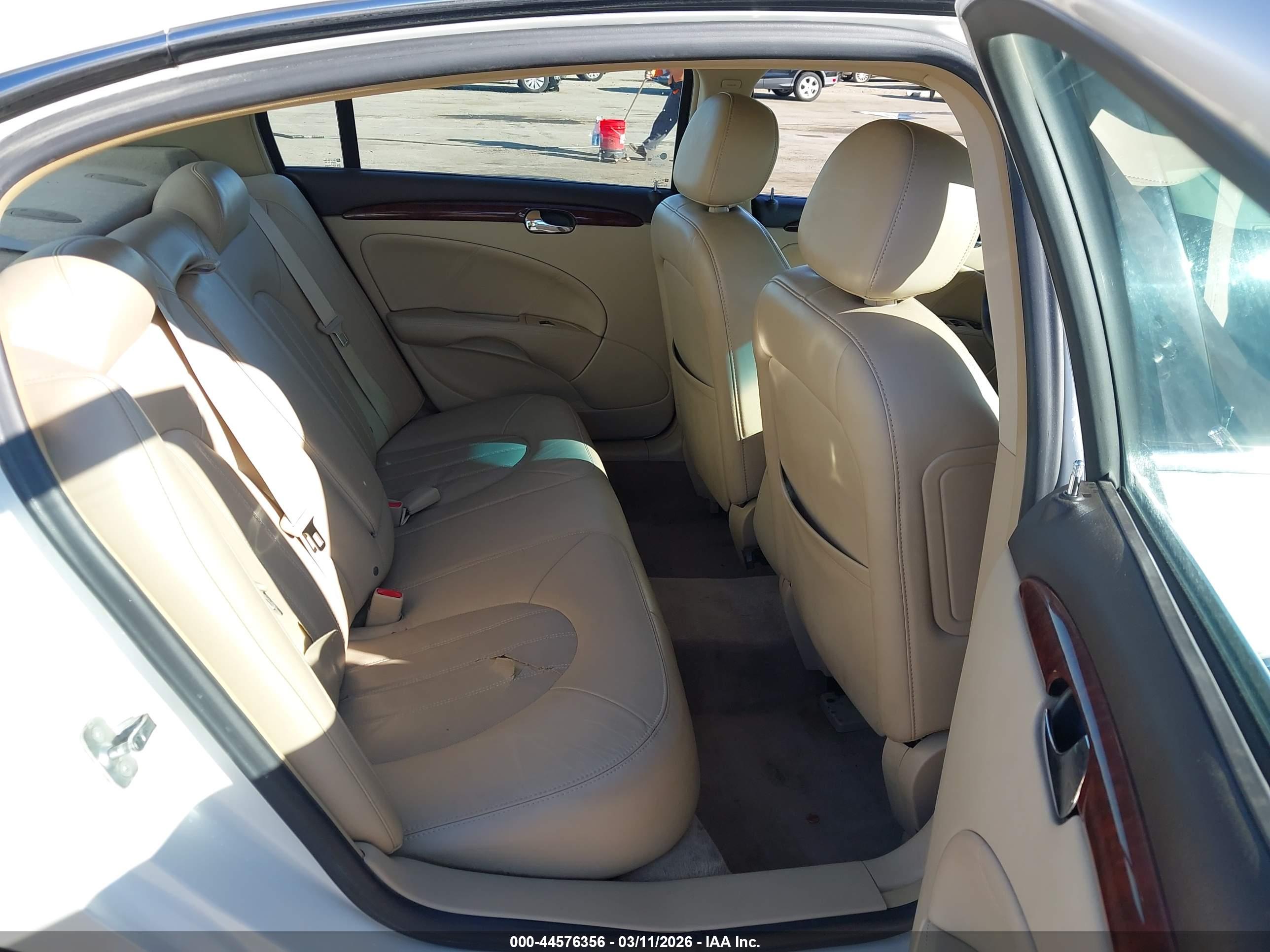 BUICK LUCERNE image 8