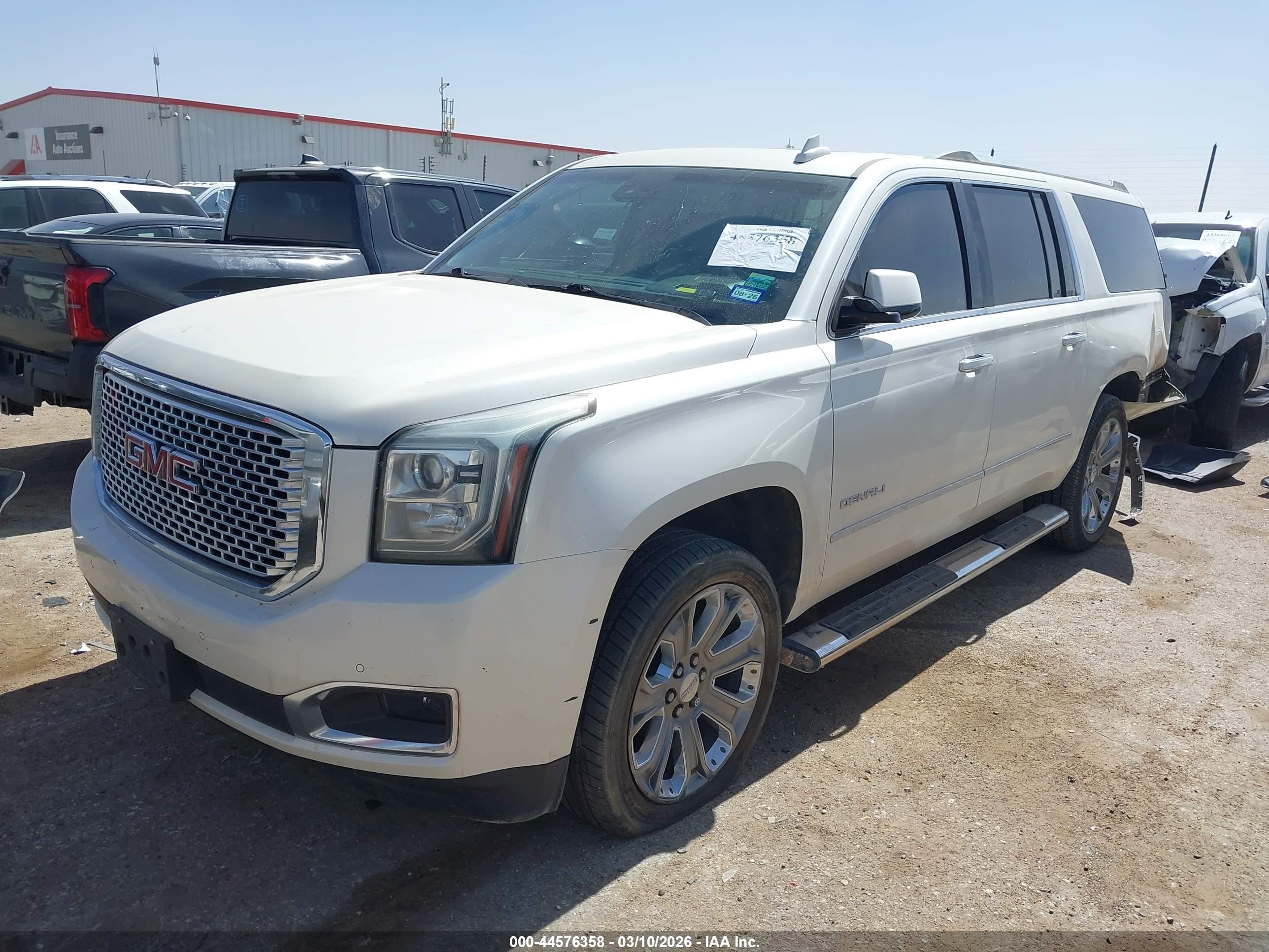 GMC YUKON image 2