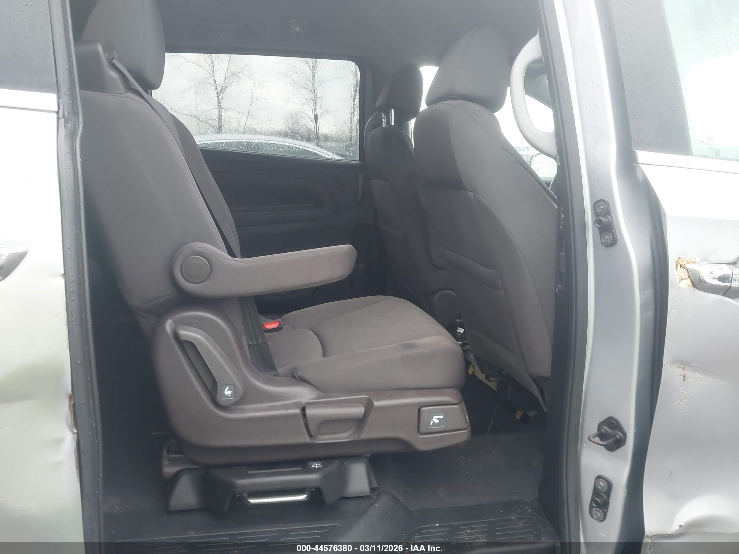 HONDA ODYSSEY image 8