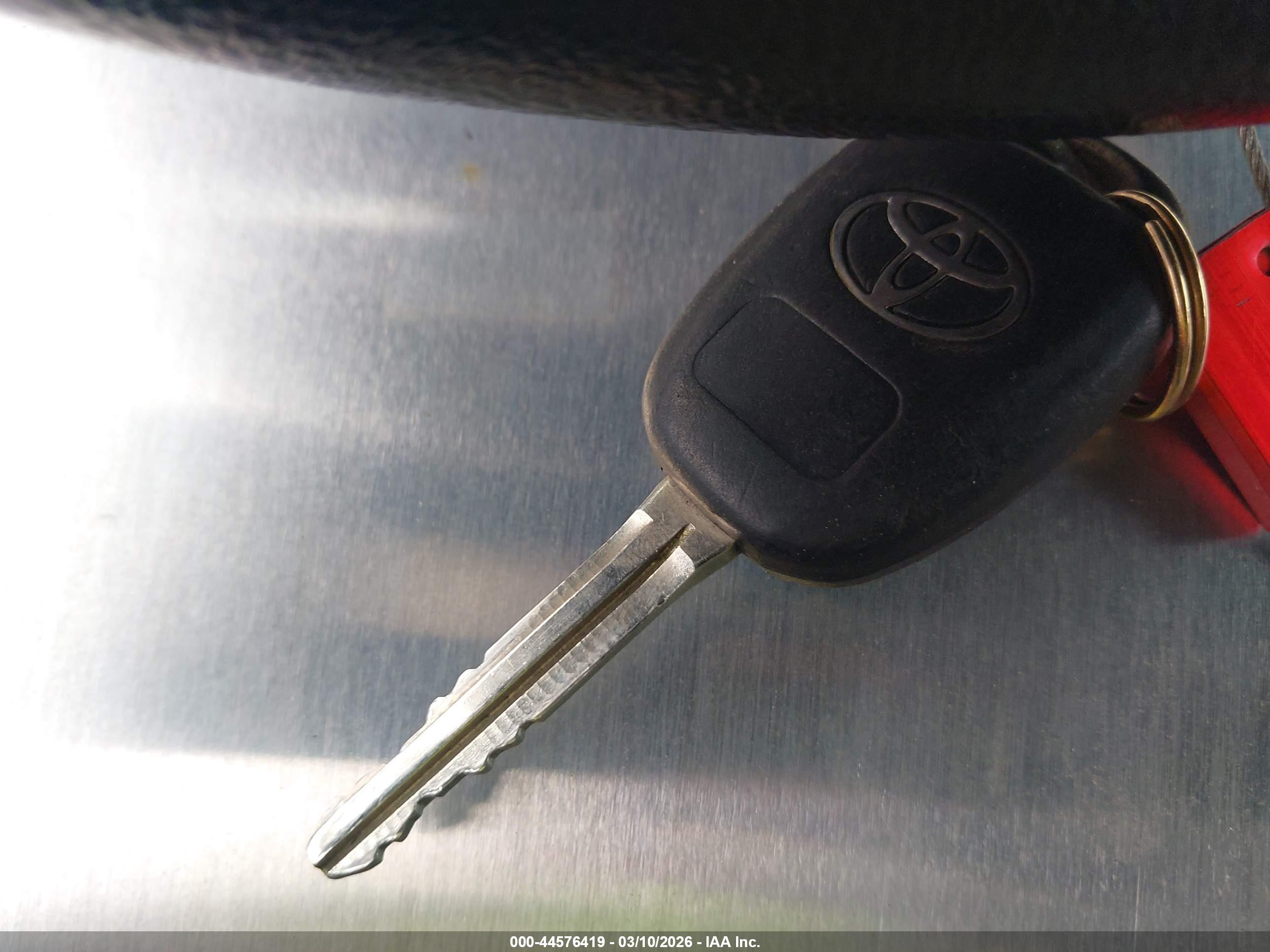 TOYOTA CAMRY image 11