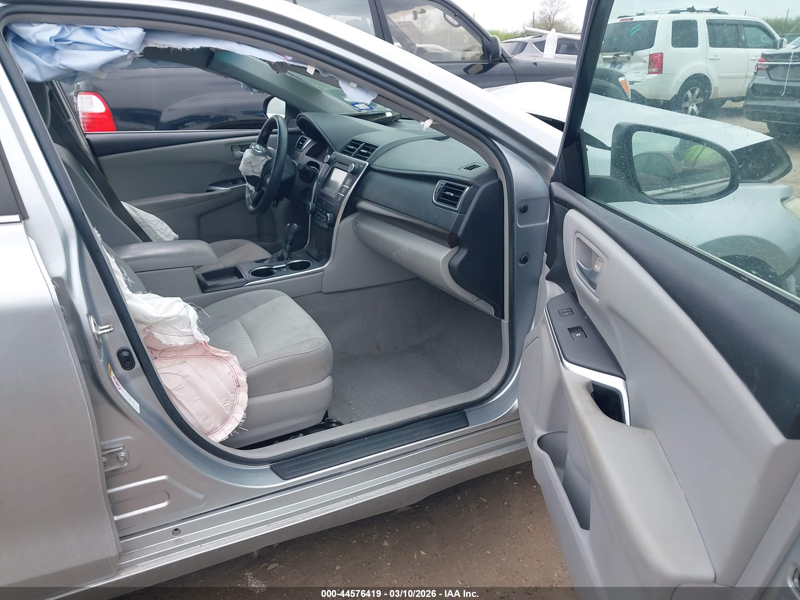 TOYOTA CAMRY image 5