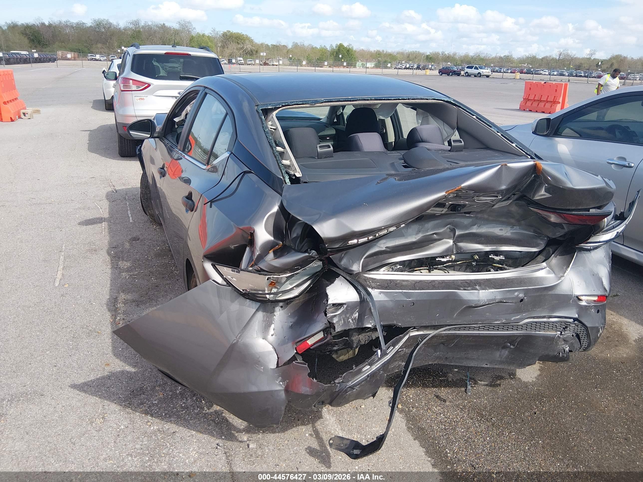NISSAN SENTRA image 3