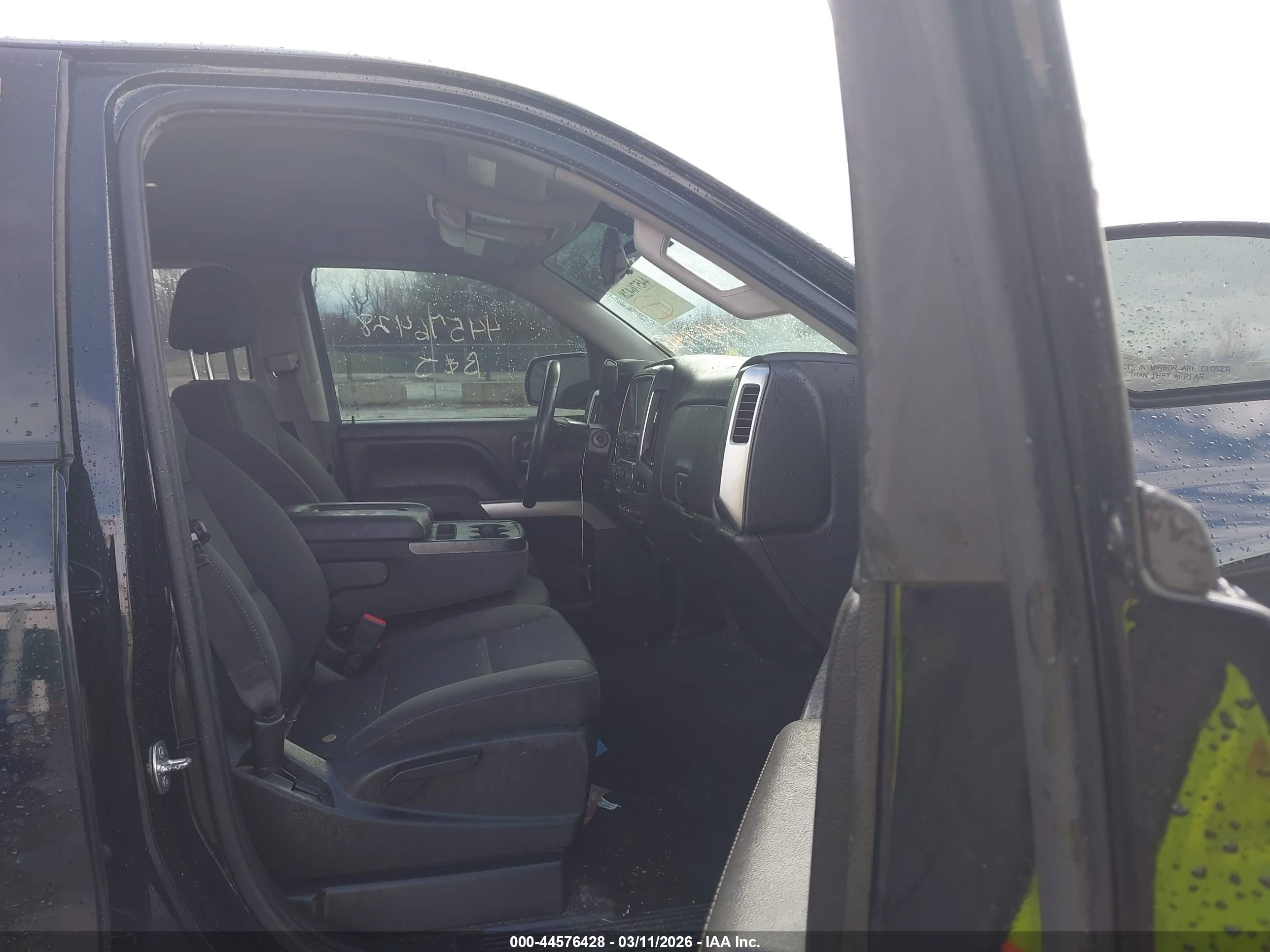 CHEVROLET SILVERADO image 5