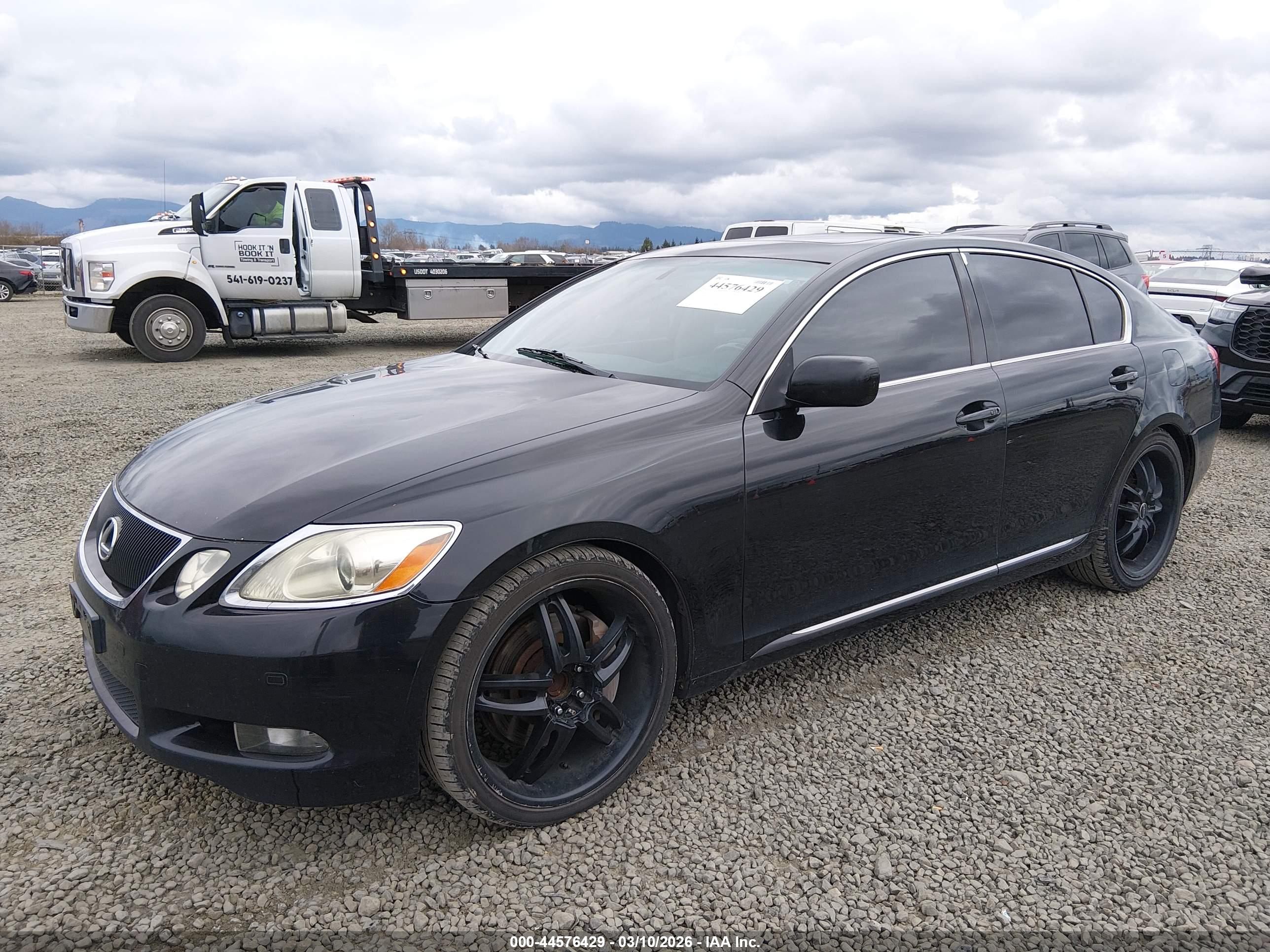 LEXUS GS image 2