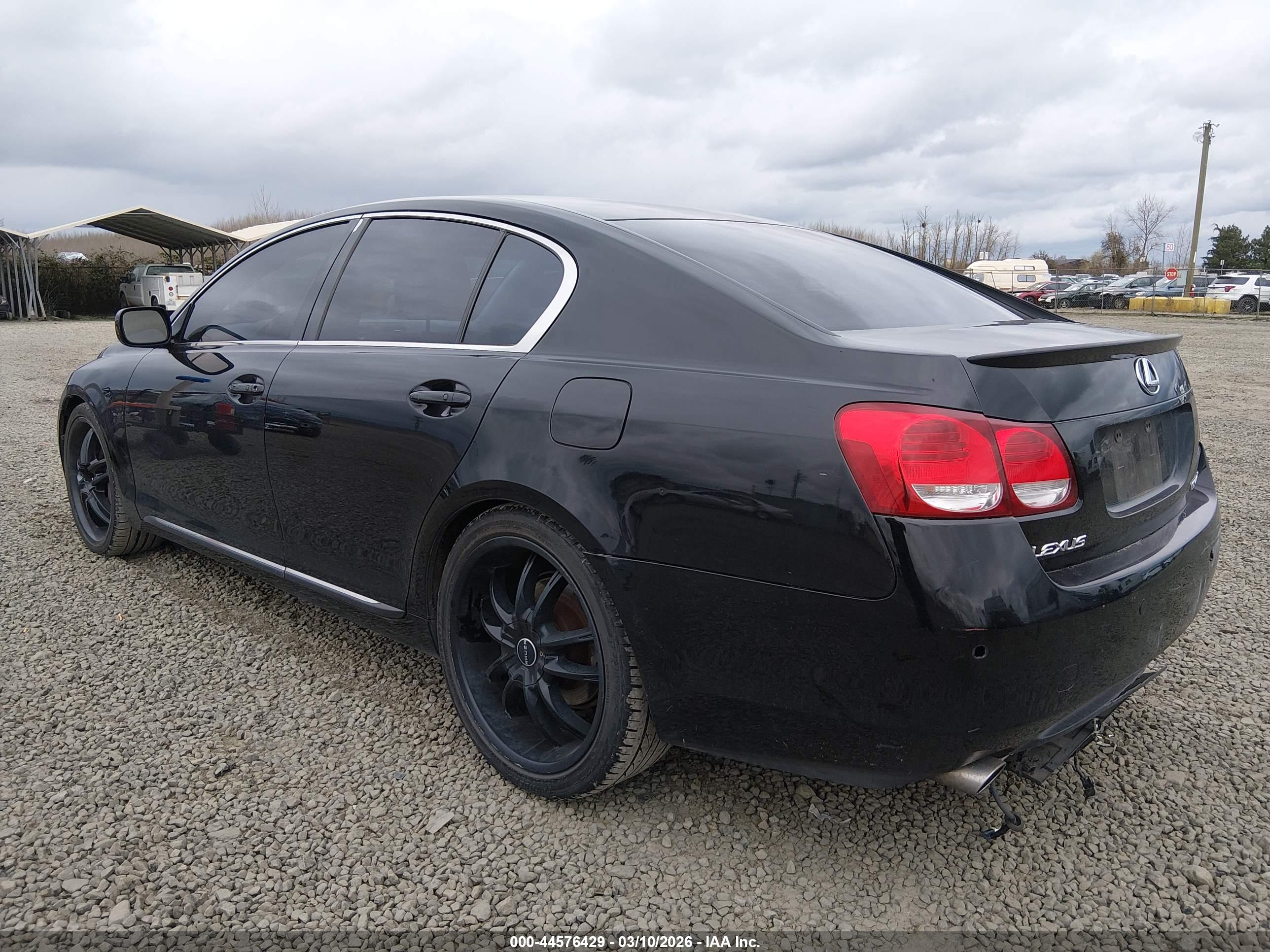 LEXUS GS image 3