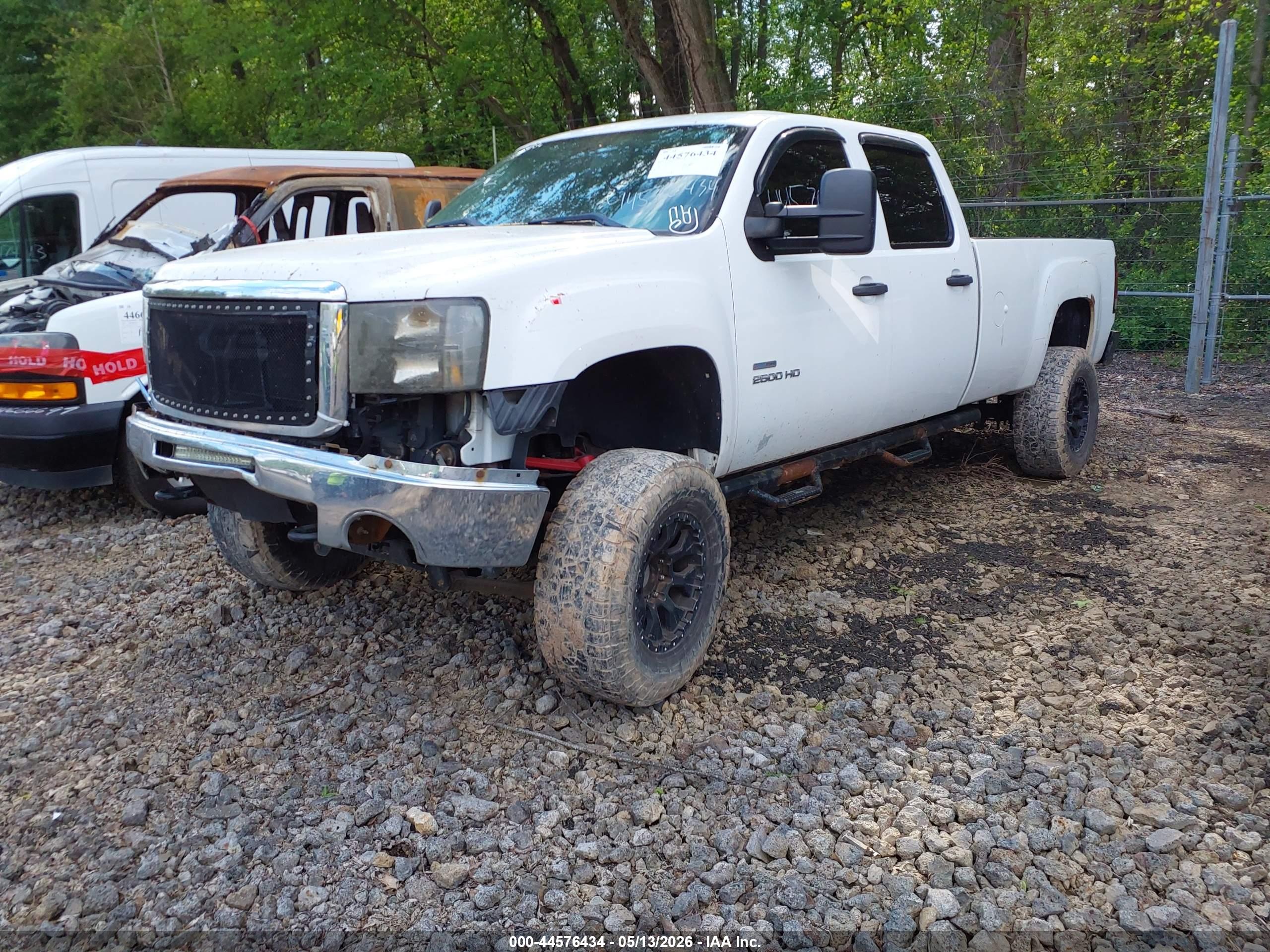 GMC SIERRA image 2