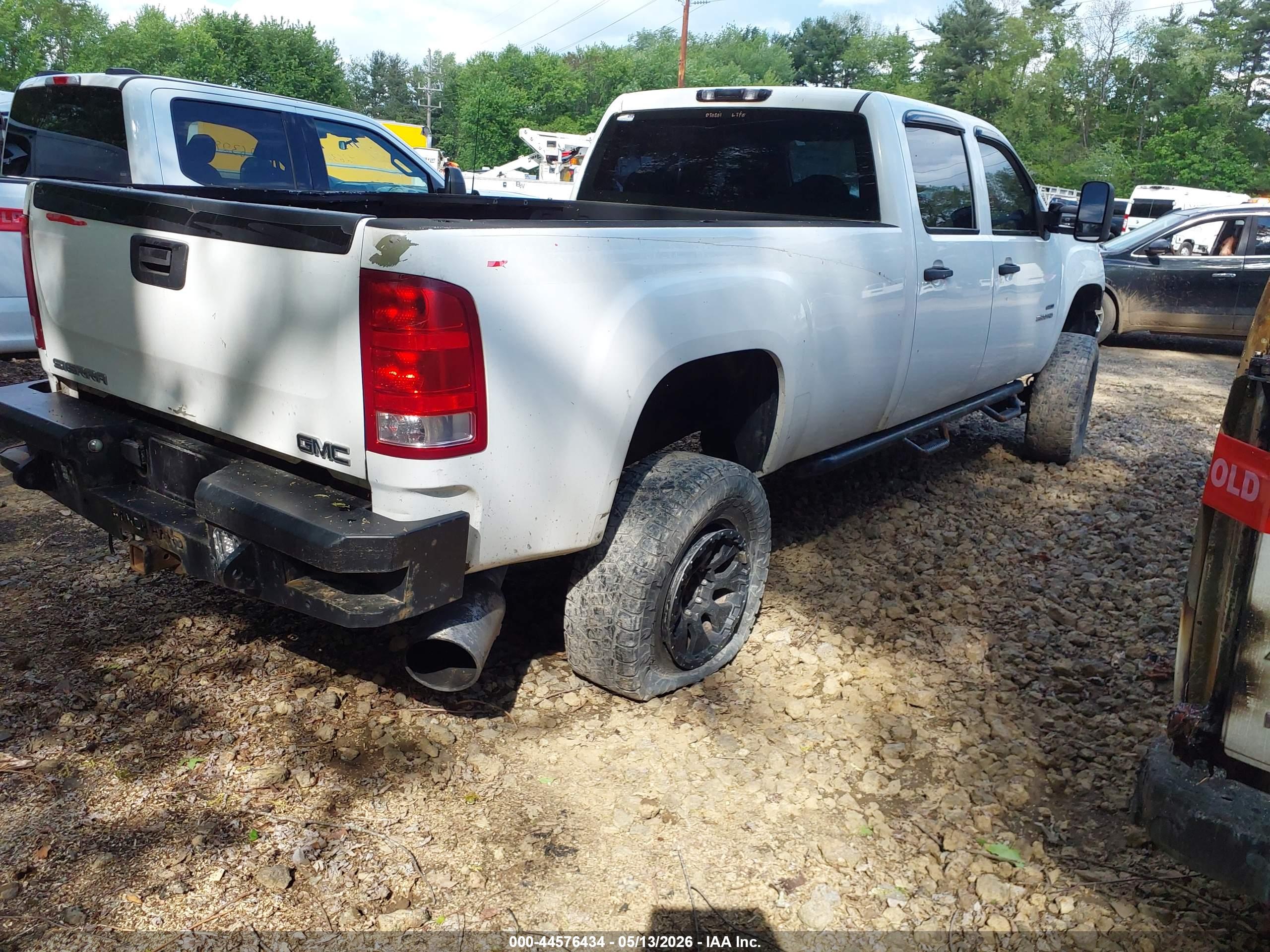 GMC SIERRA image 4