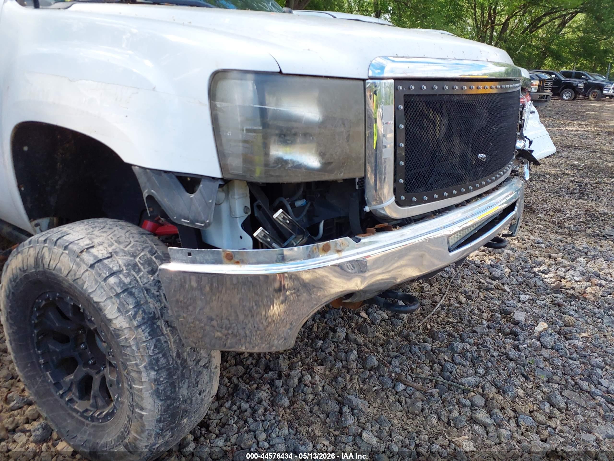 GMC SIERRA image 6