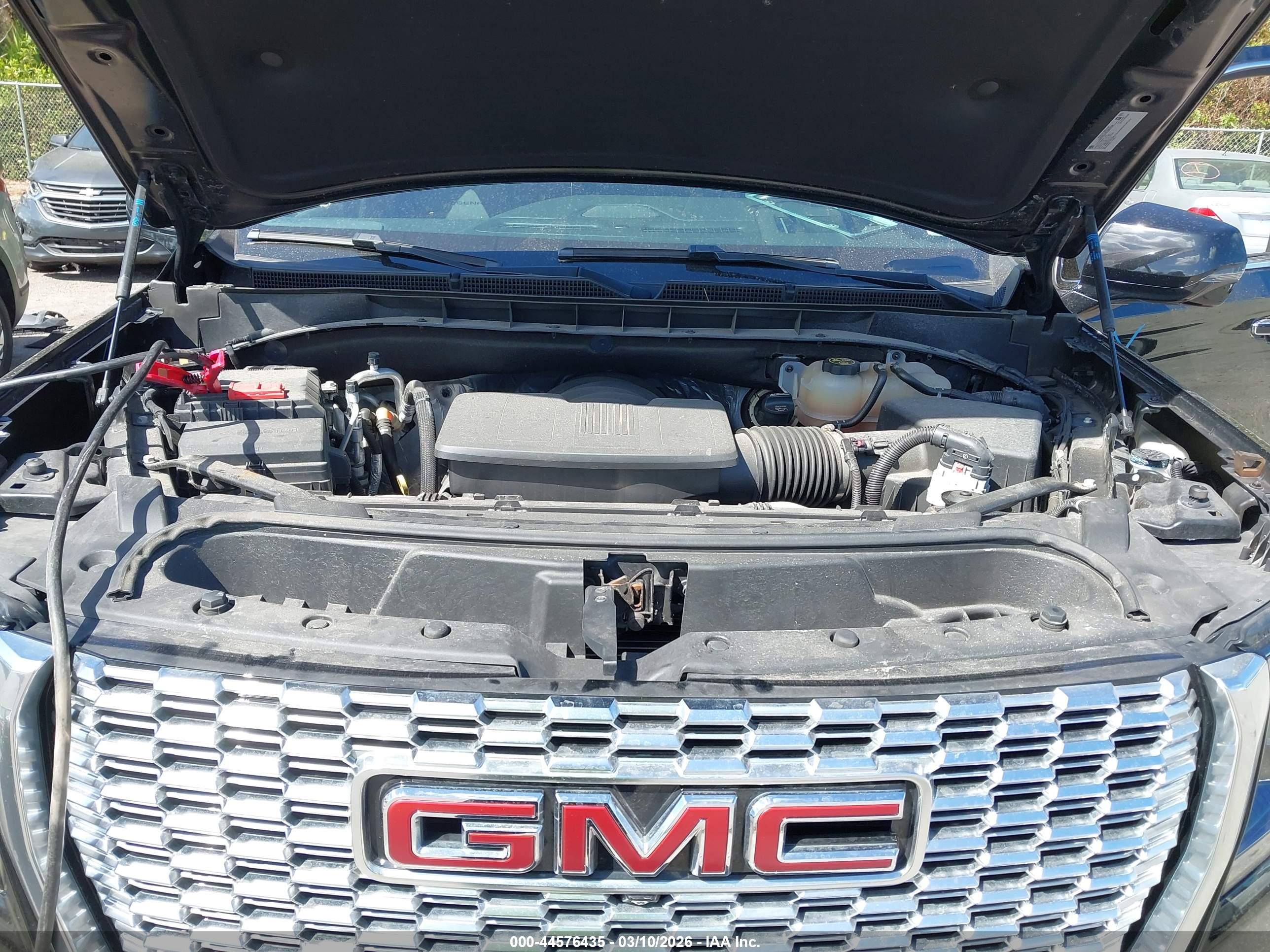 GMC YUKON image 10