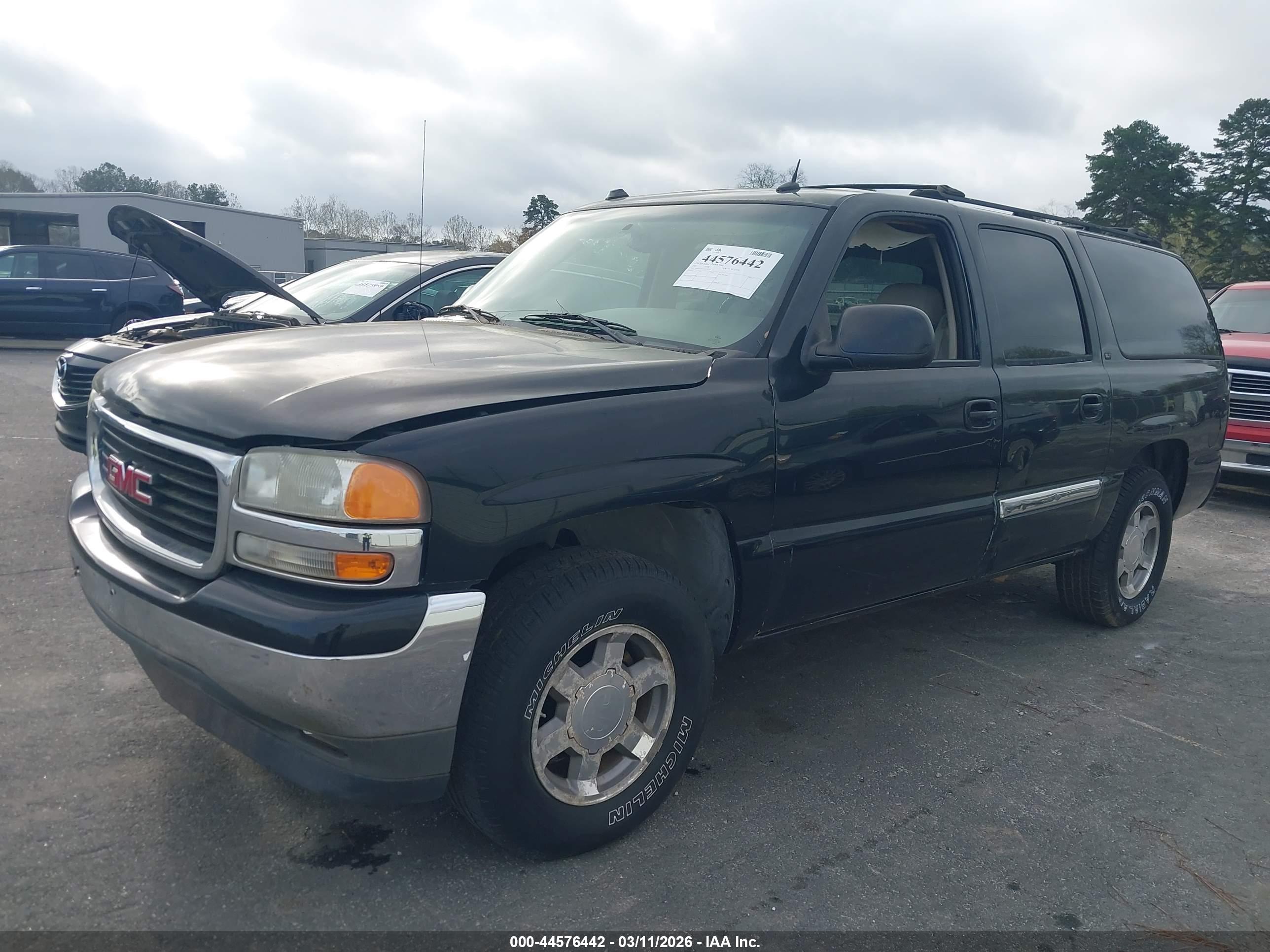 GMC YUKON image 2