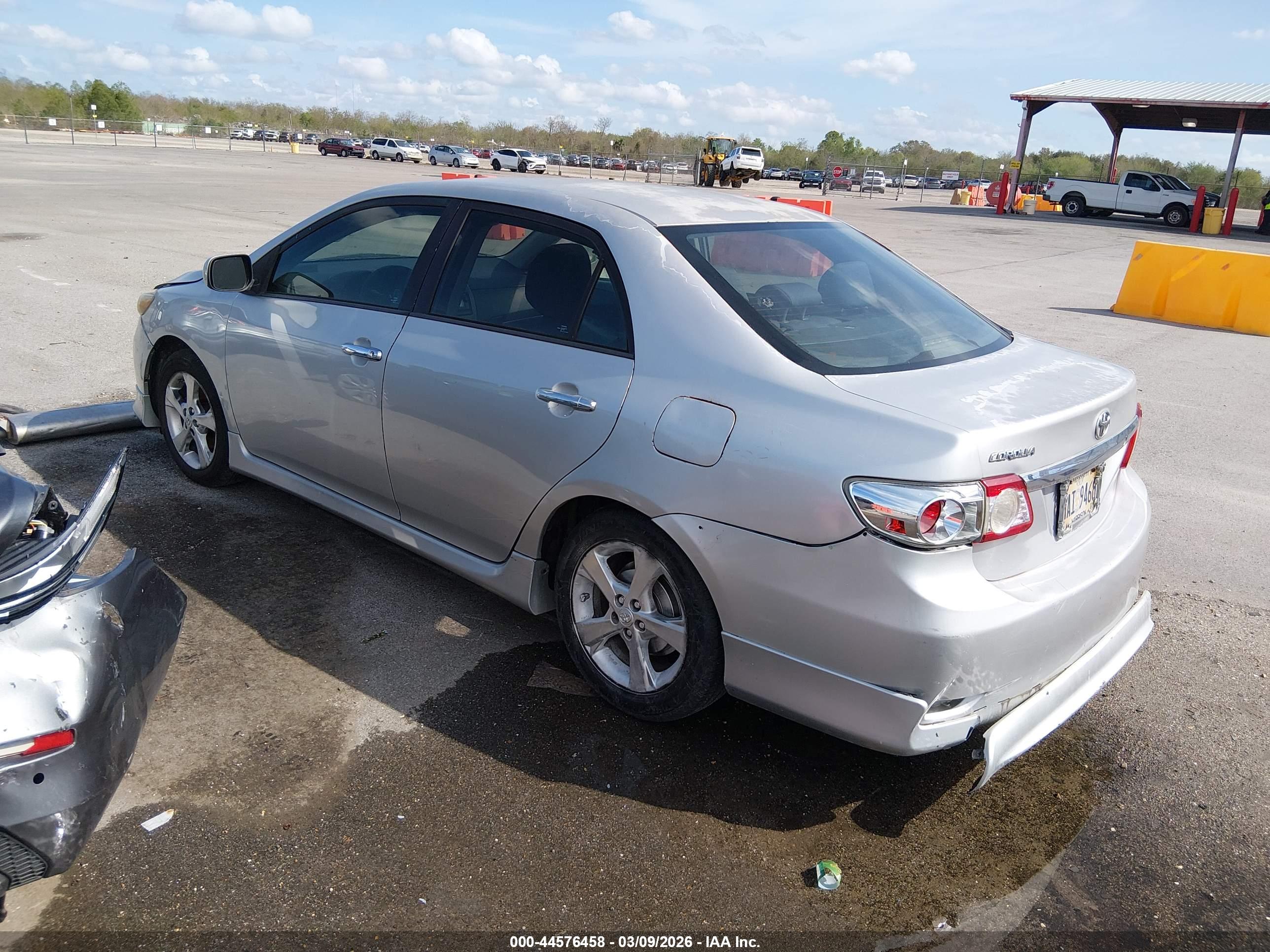 TOYOTA COROLLA image 3